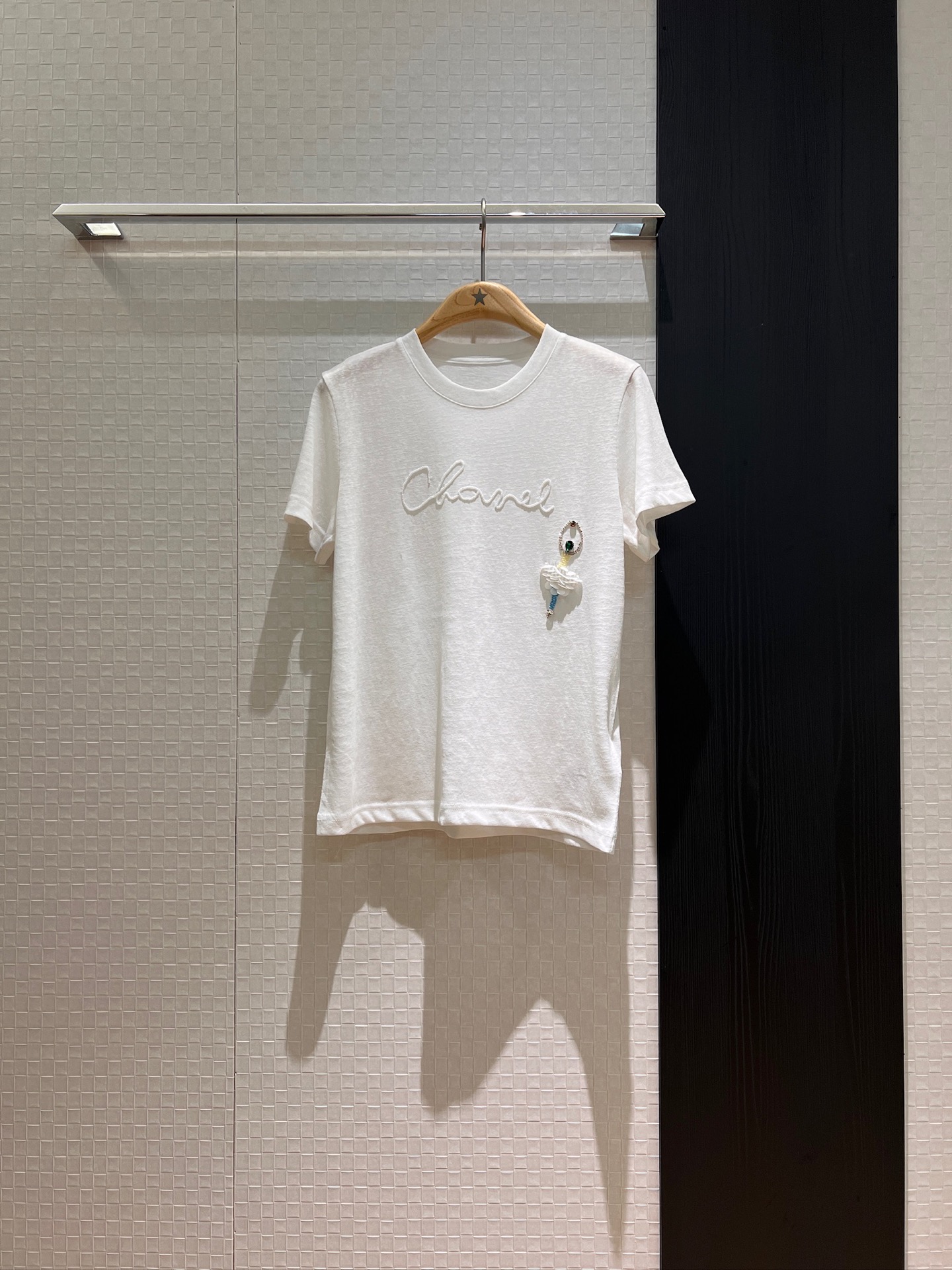 NO:430006,New heavy industry beaded logo letter cute T-shirt three-dimensional rhinestone sequin skirt Balei no girls' decoration exquisite and cute. Age-reducing essential purple pink yellow and white SML, skirts,tees, t-shirt,alexander wang19860909新款重工钉珠logo字母可爱T恤 立体水钻亮片裙巴蕾無女孩装饰精致可爱 减龄必备紫粉黄白 SML,,skirts,tees，t-shirt,alexander wang,Women's clothing