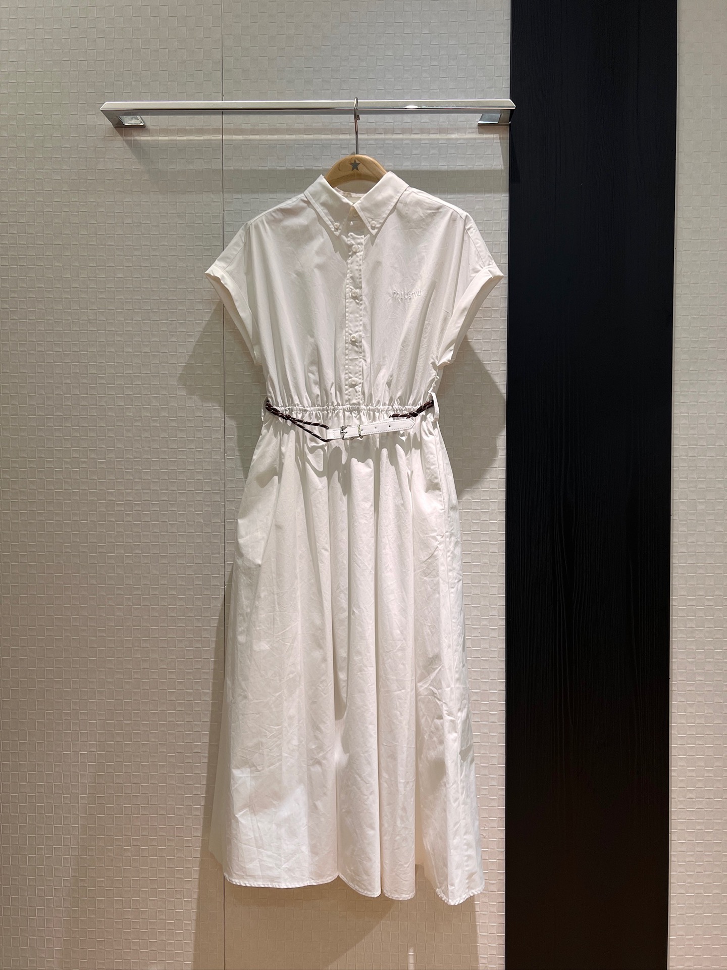 NO:431451,New elastic waist design rolled sleeve dress, white long skirt, embroidered logo letters, delivery belt decoration, buttons on the back can be opened and hollowed out, miu miu air, SML, miumiu, skirts, alexander wang19860909新款松紧腰设计卷边袖连衣裙 白色长裙胸前刺绣logo字母 配送腰带装饰背后扣子可开镂空露背 miu里miu气 SML,,miumiu,skirts,alexander wang,Women's clothing