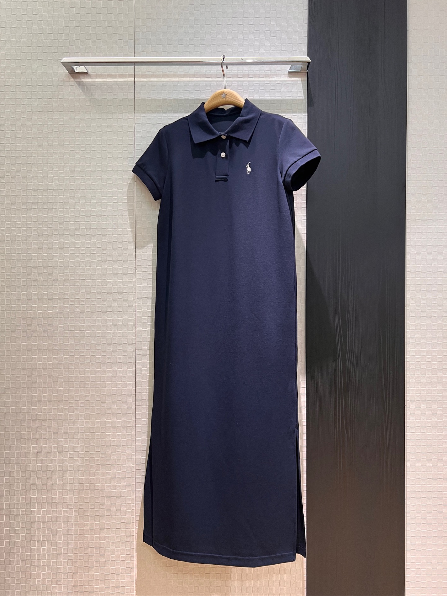 NO:431461,New Pony Bead Floating Polo Long Skirt Minimalist Skirt Lazy and Casual Holiday Reducing Age Slim and Slim Navy Gray White SML, Skirts,alexander Wang19860909新款小马珠地棉polo长裙 极简主义裙摆开叉 慵懒休闲 度假减龄 修身显瘦藏青灰色白色 SML,,skirts,alexander wang,Women's clothing