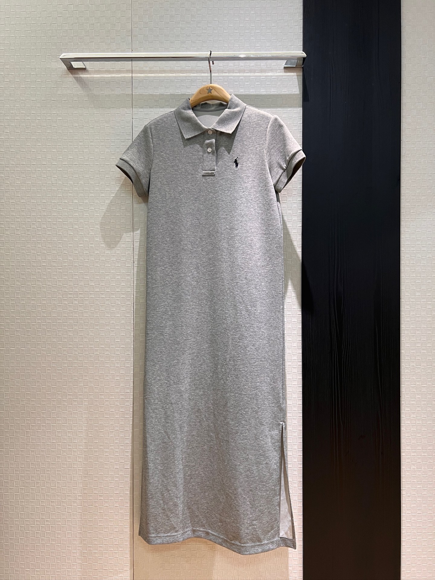 NO:431469,New Pony Bead Floating Polo Long Skirt Minimalist Skirt Lazy and Casual Holiday Reducing Age Slim and Slim Navy Gray White SML, Skirts,alexander Wang19860909新款小马珠地棉polo长裙 极简主义裙摆开叉 慵懒休闲 度假减龄 修身显瘦藏青灰色白色 SML,,skirts,alexander wang,Women's clothing
