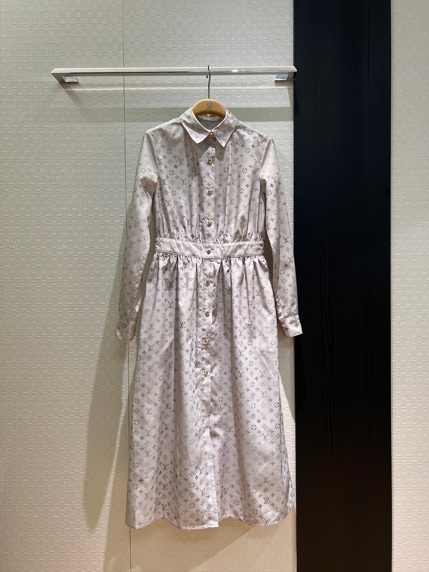 NO:433045,New gradient classic presbyterian gray long-sleeved dress shirt long skirt three-dimensional waist slimming, elegant temperament on both sides of the mouth, fashionable commuting SML, skirts, alexander wang19860909新款渐变经典老花灰色长袖连衣裙 衬衣长裙立体收腰显瘦 两侧口侧优雅气质 时尚通勤 SML,,skirts,alexander wang,Women's clothing