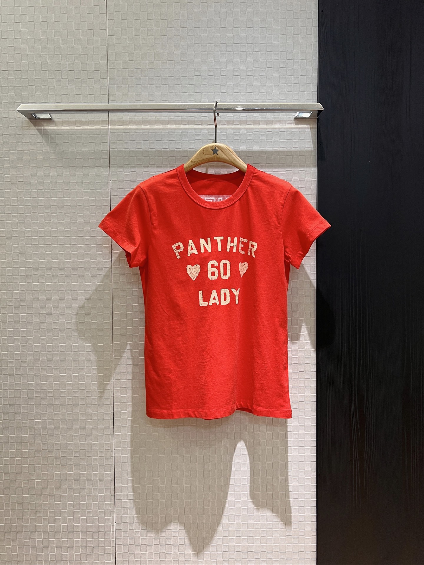 NO:433673,New Chen Duling, Song Yanfei same style, old printed front shoulder T-shirt with patch embroidery logo, slim and age-reducing versatile green blue orange red SML, tees, t-shirt, alexander wang19860909新款陈都灵 宋妍霏同款 做旧印花正肩T恤背后贴布刺绣logo 修身显瘦减龄百搭 绿色蓝色橘红 SML,,tees，t-shirt,alexander wang,Women's clothing