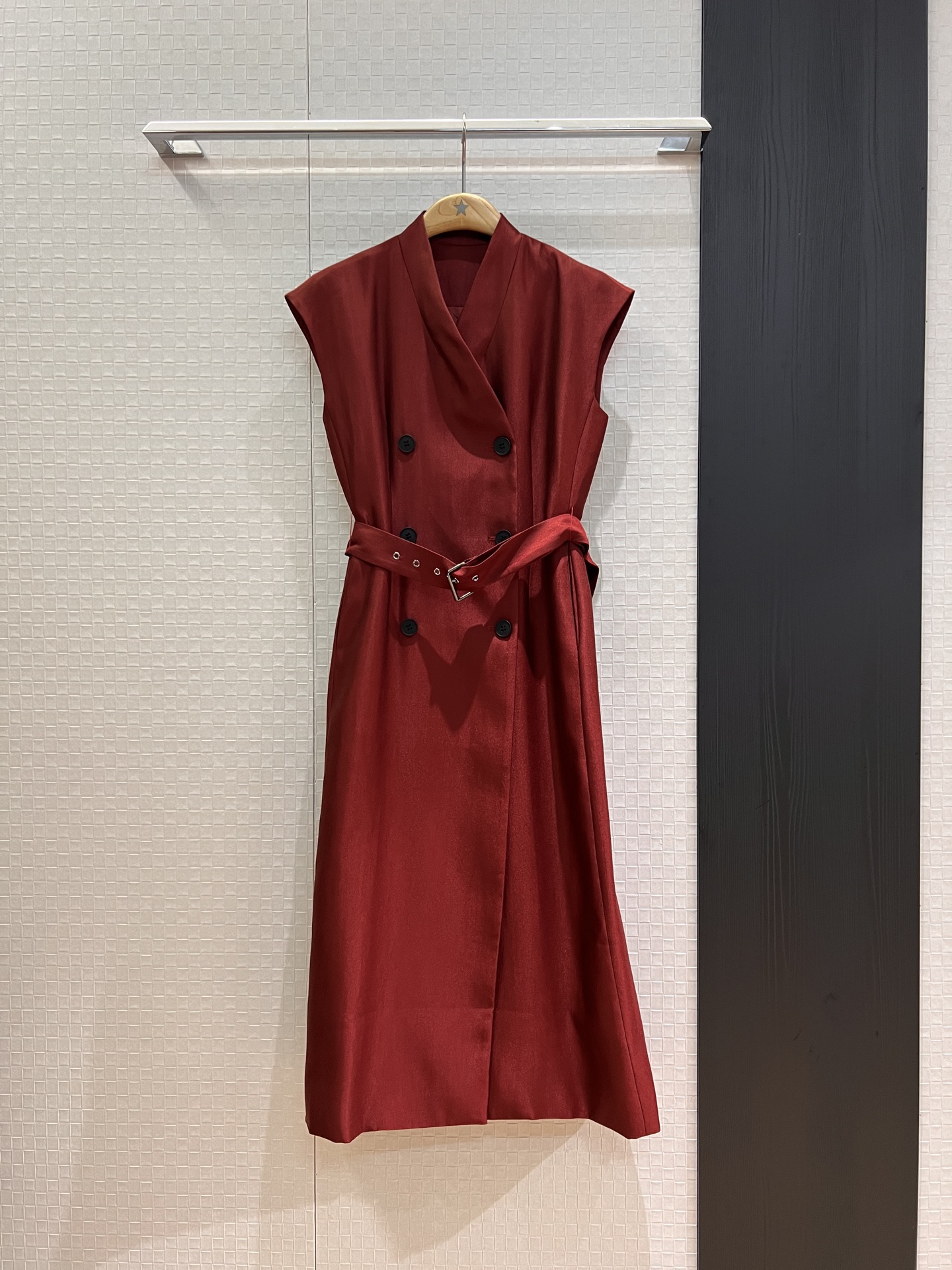 NO:435747,New style of rushing stand-up collar V-neck minimalist front double-breasted design, shoulder-falling vested wool dress, long skirt tie belt waist with pockets on both sides of waist Elegant temperament Black red and white S-XL, skirts, alexander wang19860909新款冲冲立领V领极简前襟双排扣设计 落肩坎肩丝毛连衣裙 长裙系腰带收腰两侧有口袋 优雅气质 黑色红色白色 S-XL,,skirts,alexander wang,Women's clothing