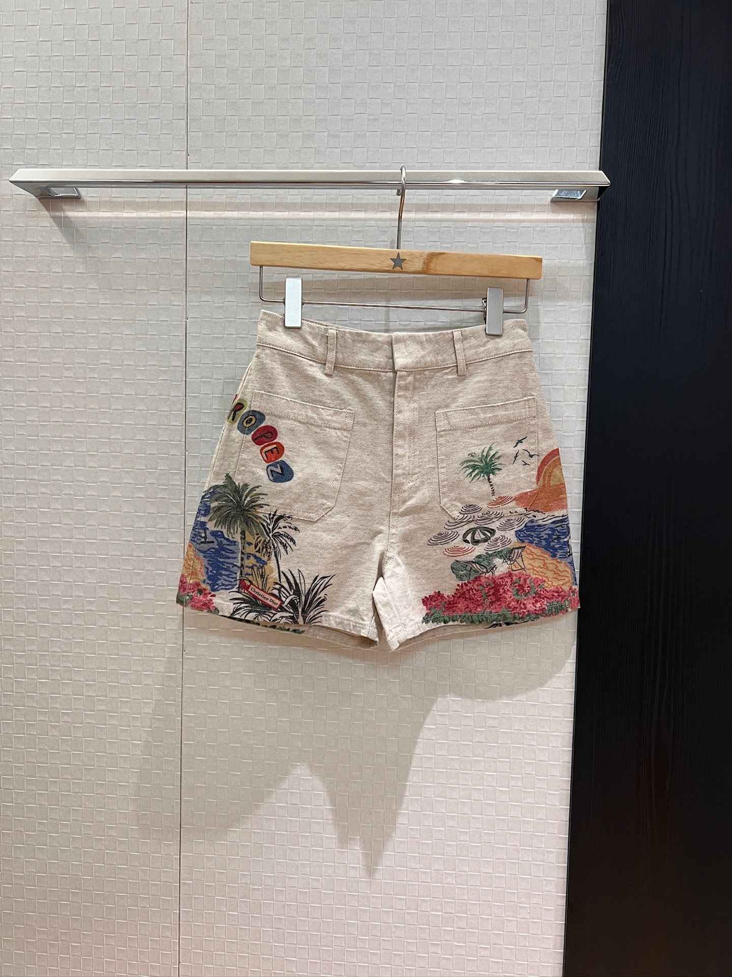NO:436455,Shorts new souvenir city limited series vacation island coconut tree positioning printing original color cotton linen high waist shorts casual and age-reducing cute and versatile, can be worn with the same vest SML, shorts, alexander wang19860909短裤新款souvenir城市限定系列度假海岛椰树定位印花原色棉麻高腰短裤休闲减龄 可爱百搭 可搭同款马甲 SML,,shorts,alexander wang,Women's clothing
