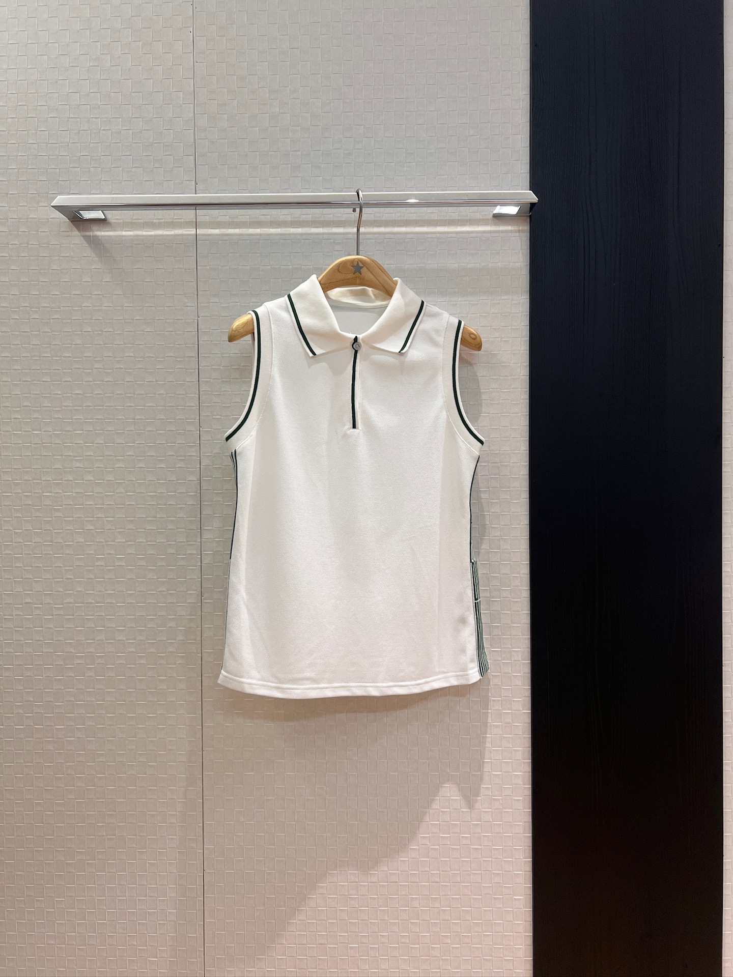 NO:442954,New tennis series side logo striped spliced ​​lapel polo vest bead floor fabric can be matched with the same wide-leg pants or skirt pants age-reducing sports SML, skirts, alexander wang19860909新款网球系列 侧边logo条纹拼接翻领polo背心珠地面料 可搭同款阔腿裤或裙裤减龄运动 SML,,skirts,alexander wang,Women's clothing