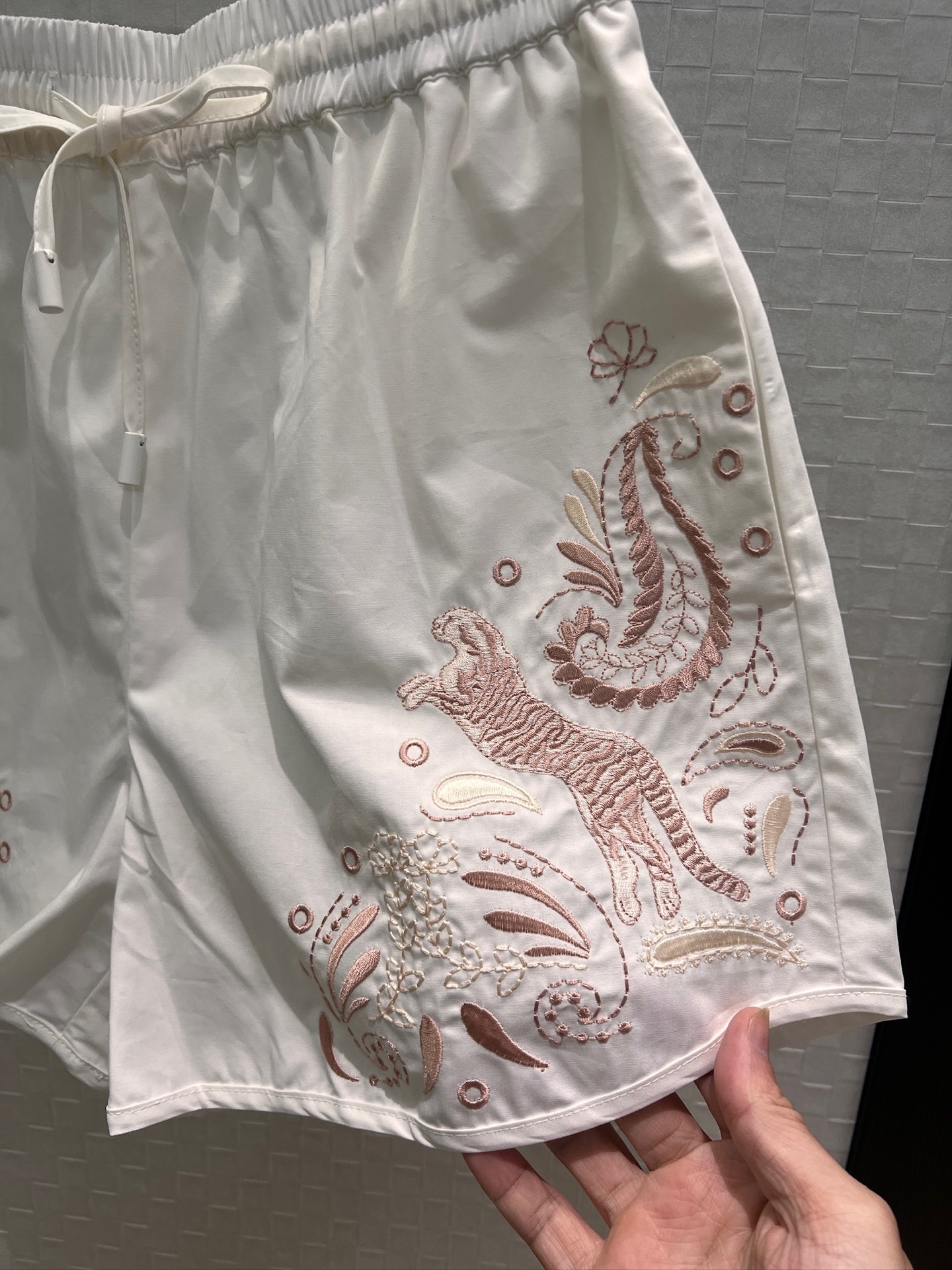 Resort Style Embroidered Set: Loose Shirt & Elastic Waist Shorts - Effortless Chic 8 i1752318095936 8063 0 2