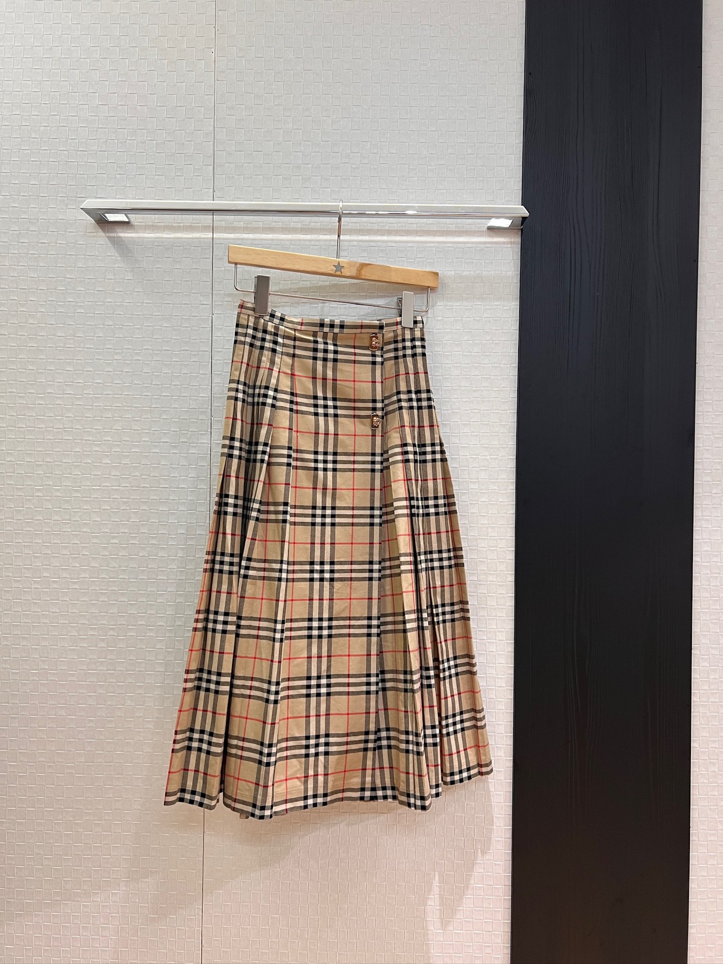 NO:444049,New lock decoration design, irregular wrapping plaid pleated skirt, long skirt style, temperament and age-reducing, versatile and not picky SML, skirts, alexander wang19860909新款锁扣装饰设计 不规则包裹式格纹百褶半裙 长裙学院风 气质减龄 百搭不挑人SML,,skirts,alexander wang,Women's clothing