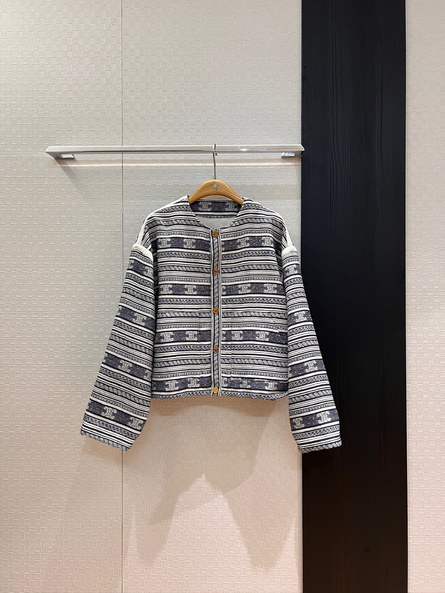 NO:444854,New Arc de Triomphe logo jacquard striped round neck jacket wool blend loose casual pocket heavy industry flower fashion versatile SML, jackets & coats, alexander wang19860909新款来袭凯旋门logo提花条纹圆领外套 羊毛混纺 宽松休闲口袋重工对花 时尚百搭SML,,jackets & coats,alexander wang,Women's clothing
