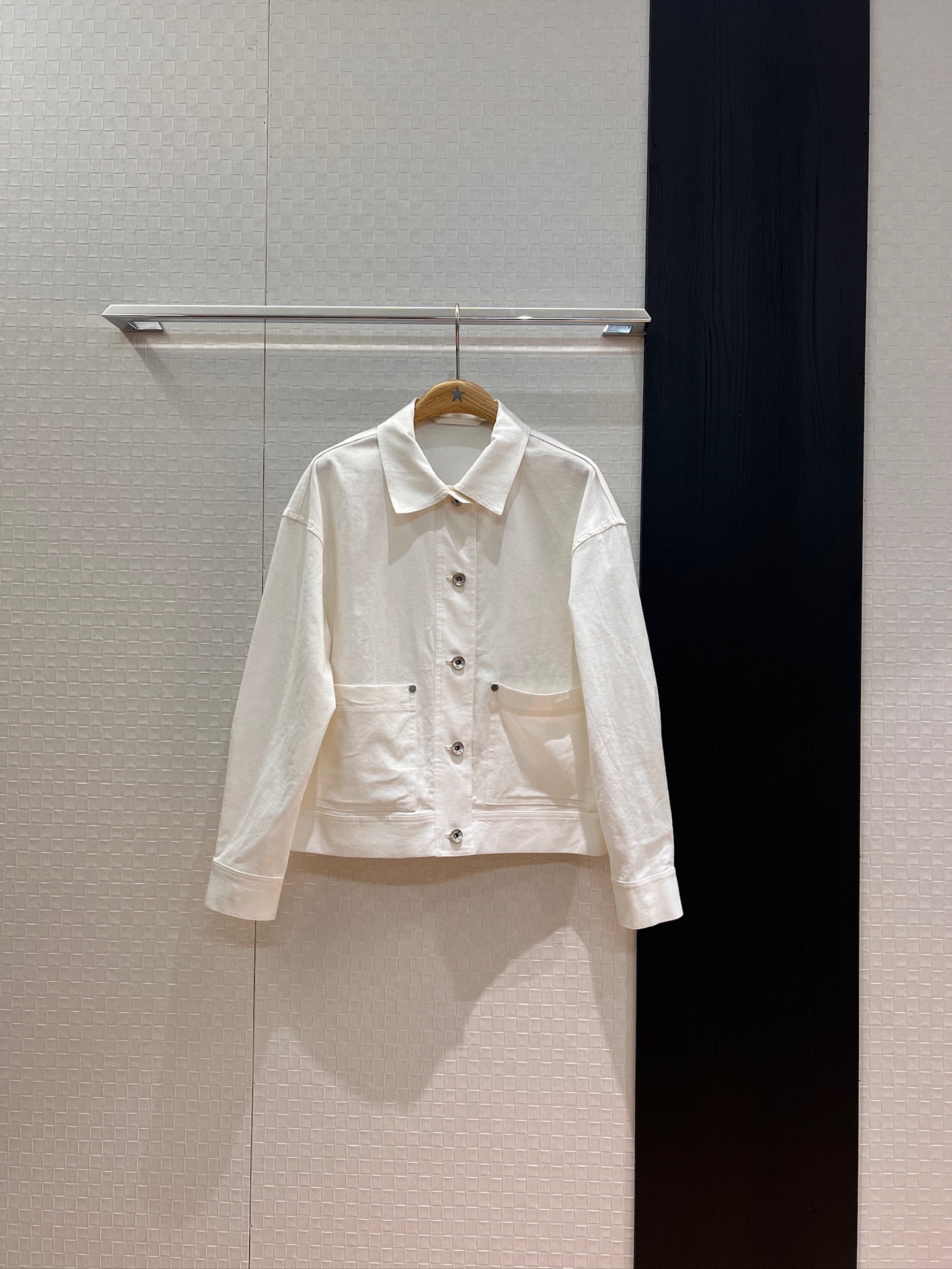 NO:448132,The new model is coming to BC classic bead chain decorative linen jacket with minimalist style, loose and casual pockets on both sides, fashionable and versatile SML,, jackets & coats,alexander wang19860909新款来袭BC经典珠链装饰亚麻外套极简风 两侧口袋宽松休闲 时尚百搭 SML,,jackets & coats,alexander wang,Women's clothing