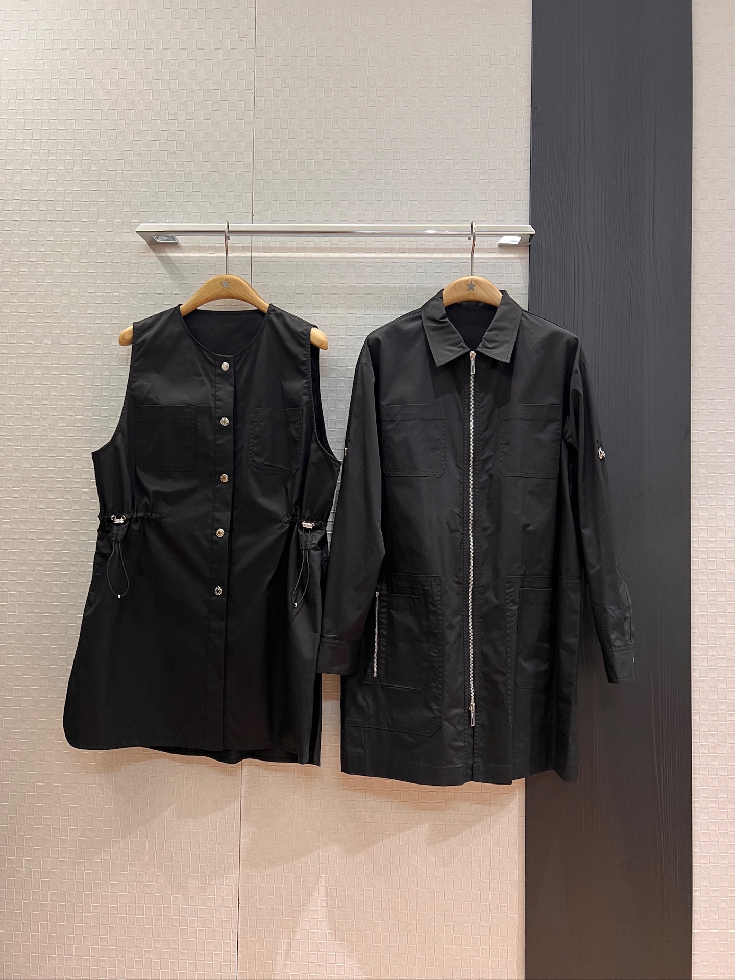 NO:450793,New H two-piece design, multi-style wear sleeveless vest waistcoat vest zipper mid-length shirt, sleeves can be adjusted with laces, loose and casual, fashionable and personalized, black khaki SML, alexander wang19860909新款来袭H两件套设计 多风格穿搭无袖背心收腰马甲拉链中长衬衣 袖子可系带调节 宽松休闲 时尚个性 黑色卡其 SML,,alexander wang,Women's clothing