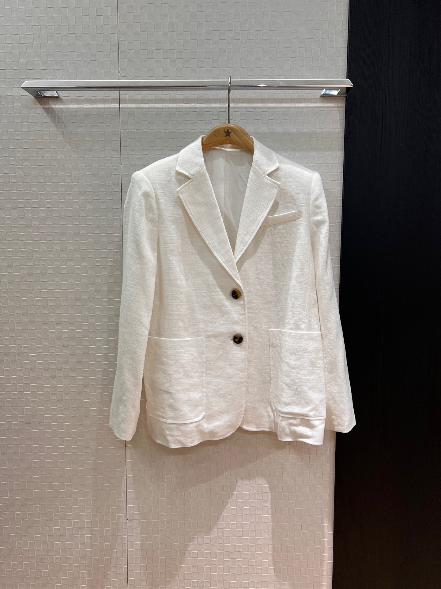 NO:453269,New style old money style minimalist design linen suit jacket can be worn with the same style of trousers. Successful and neat commuting and casual khaki white SML,, jackets & coats,business suit,alexander wang19860909新款老钱风 极简设计亚麻西装外套可搭同款西裤 干练利落通勤休闲 卡其白色 SML,,jackets & coats,business suit,alexander wang,Women's clothing