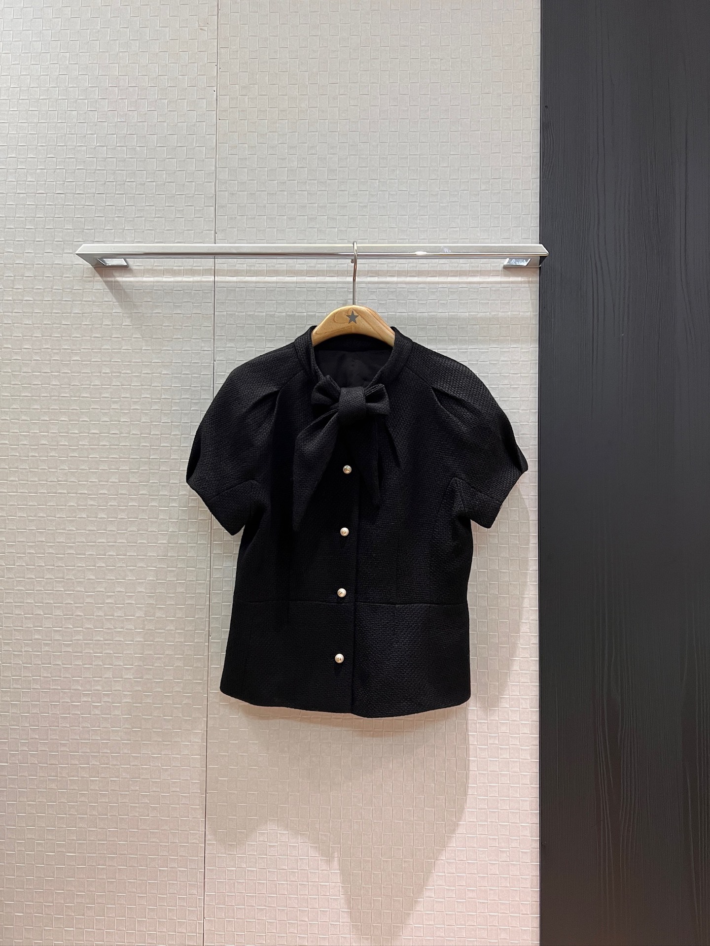 NO:454931,New French style, lace-up decorative puff sleeves, short waist-hugging jacket, thick tweed fabric, CD pearl buckle, daughter-in-law, ladylike temperament, commuting and age-reducing, black and white, SML,, jackets & coats,alexander wang19860909新款法式宫廷风 系带装饰泡泡袖短款收腰外套粗花呢面料 CD珍珠扣 千金名媛 淑女气质通勤减龄 黑色白色 SML,,jackets & coats,alexander wang,Women's clothing