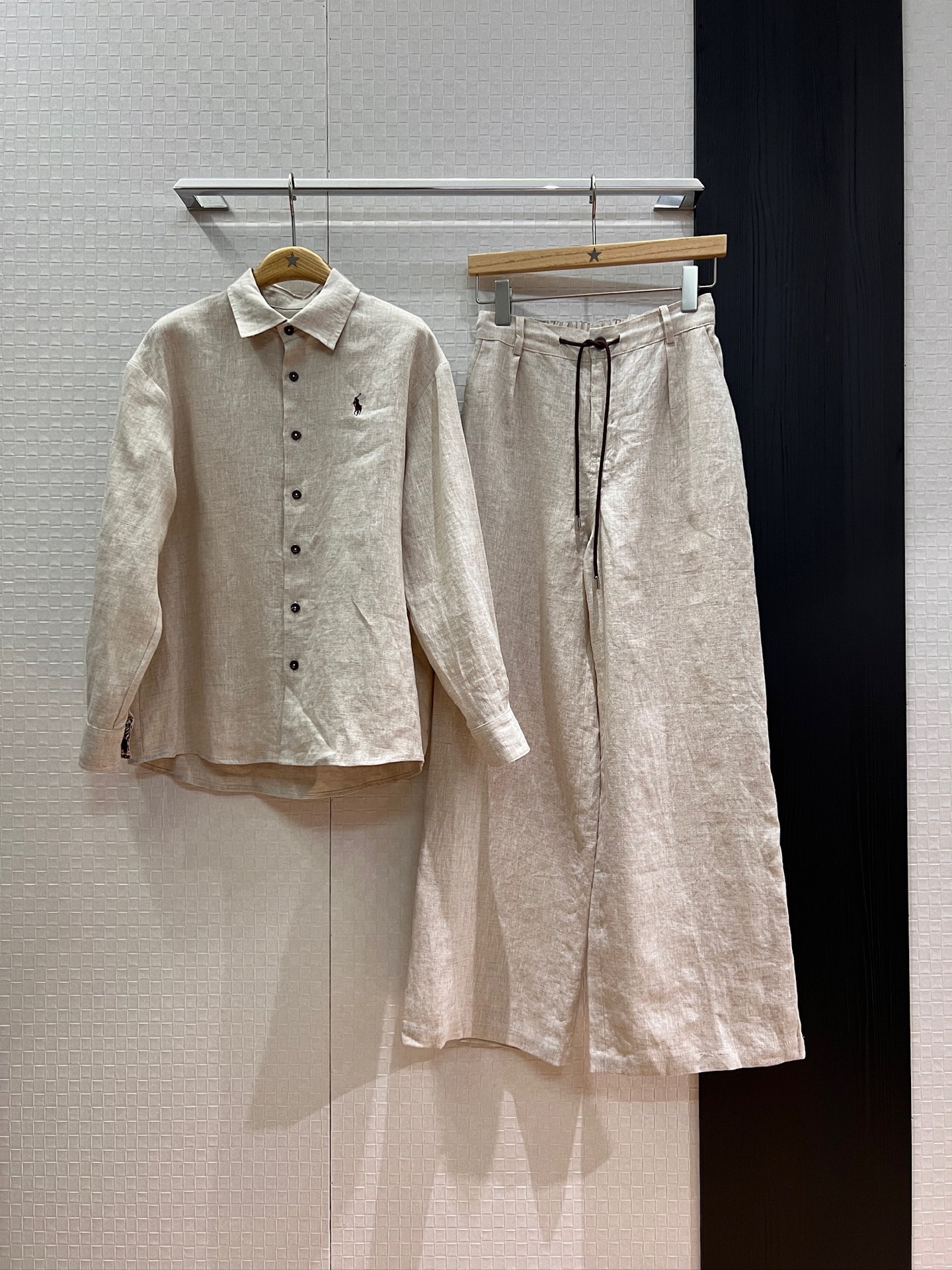 NO:456304,Lining pants new minimalist embroidered pony decorative linen shirt with the same linen wide-leg pants collar cuff spliced ​​vintage print decoration old money style loose casual dark blue apricot SML, alexander wang19860909衬 裤新款极简刺绣小马装饰亚麻衬衣搭同款亚麻阔腿裤衣领袖口拼接复古印花装饰 老钱风必备 宽松休闲 深蓝杏色 SML,,alexander wang,Women's clothing