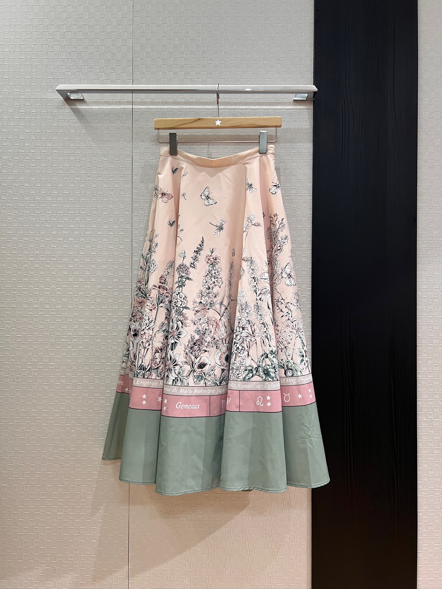 NO:456901,New style Lin Yun Zhao Jiali same style Lady color-blocking butterfly floral skirt with pockets on both sides Large skirt Hem Elegant and versatile S-XL, skirts, alexander wang19860909新款林允 赵佳丽同款 淑女拼色蝴蝶花卉半裙两侧有口袋 大裙摆 气质百搭S-XL,,skirts,alexander wang,Women's clothing