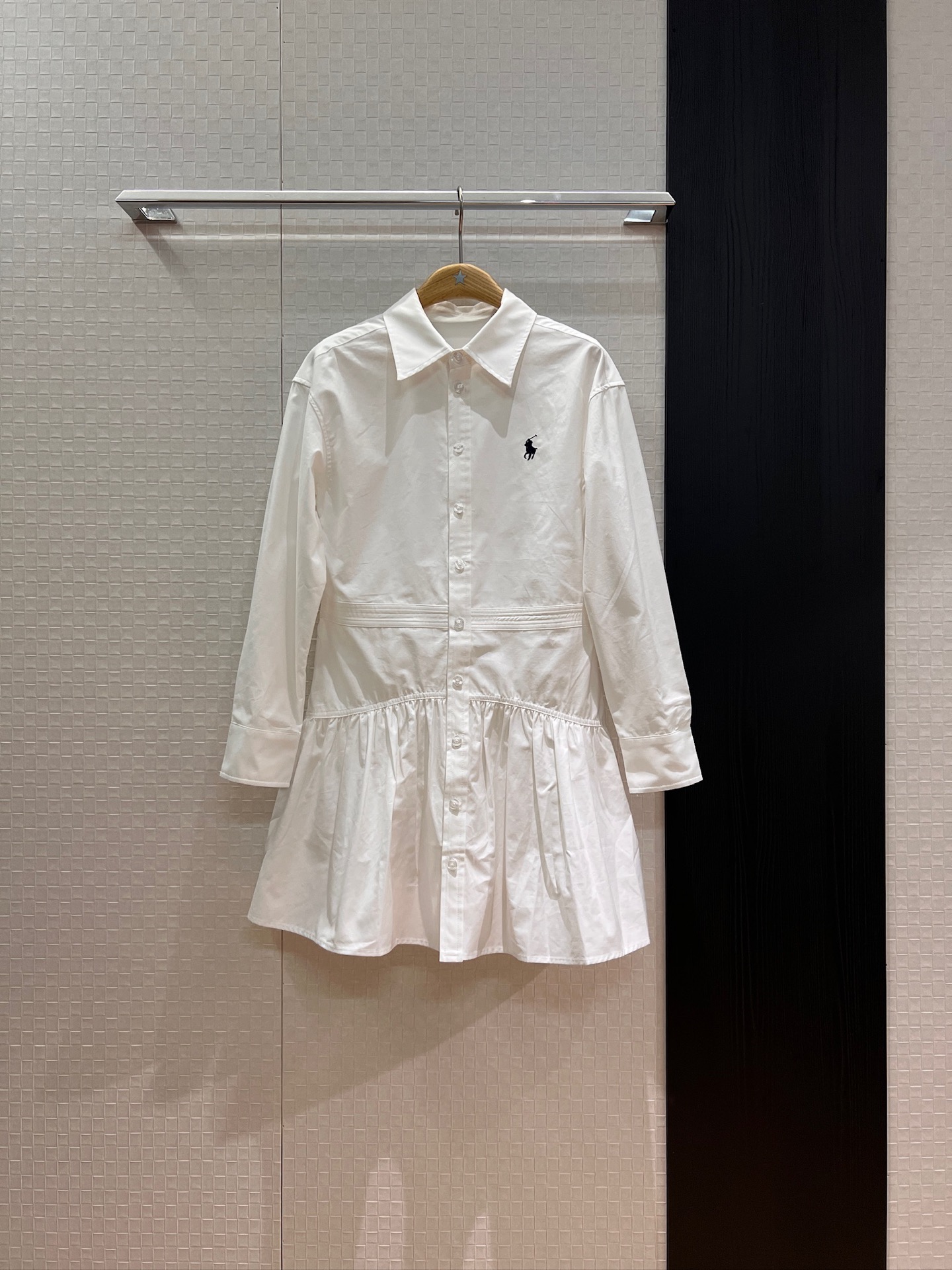 NO:457617,O new style embroidered pony logo long-sleeved dress shirt spliced ​​cake skirt A-line skirt pleated design temperament age-reducing vacation elegant white dark blue SML, skirts, alexander wang19860909O新款来袭刺绣小马logo长袖连衣裙 衬衣拼接蛋糕裙A字裙摆 褶皱设计气质减龄 度假优雅 白色深蓝 SML,,skirts,alexander wang,Women's clothing