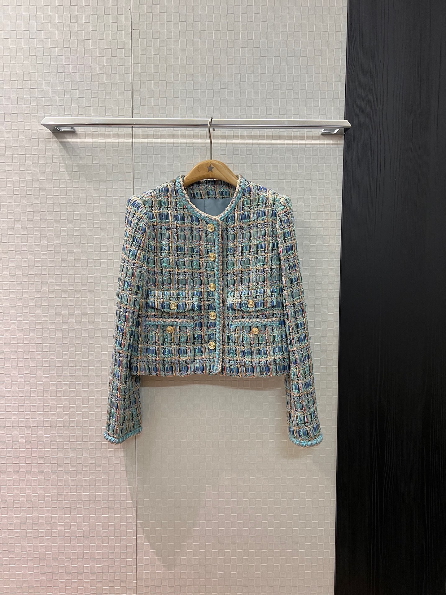 NO:461428,New recommended show model 25A handicraft workshop series Heavy industry blue mosaic tweed jacket heavy hand-woven edge decoration round neck four-pocket hardware accessories mold opening celebrity daughter elegant temperament SML, Jackets & coats,alexander wang19860909新款推荐秀款 25A手工坊系列 重工蓝色马赛克粗花呢外套重手工编织边装饰 圆领四口袋五金配件开模 名媛千金 优雅气质 SML,,jackets & coats,alexander wang,Women's clothing