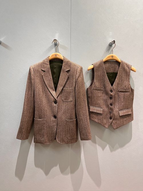 Women's Brown Two-Piece Blazer and Waistcoat Set - Sophisticated and Chic 1 Women's Brown Two-Piece Blazer and Waistcoat Set - Sophisticated and Chic