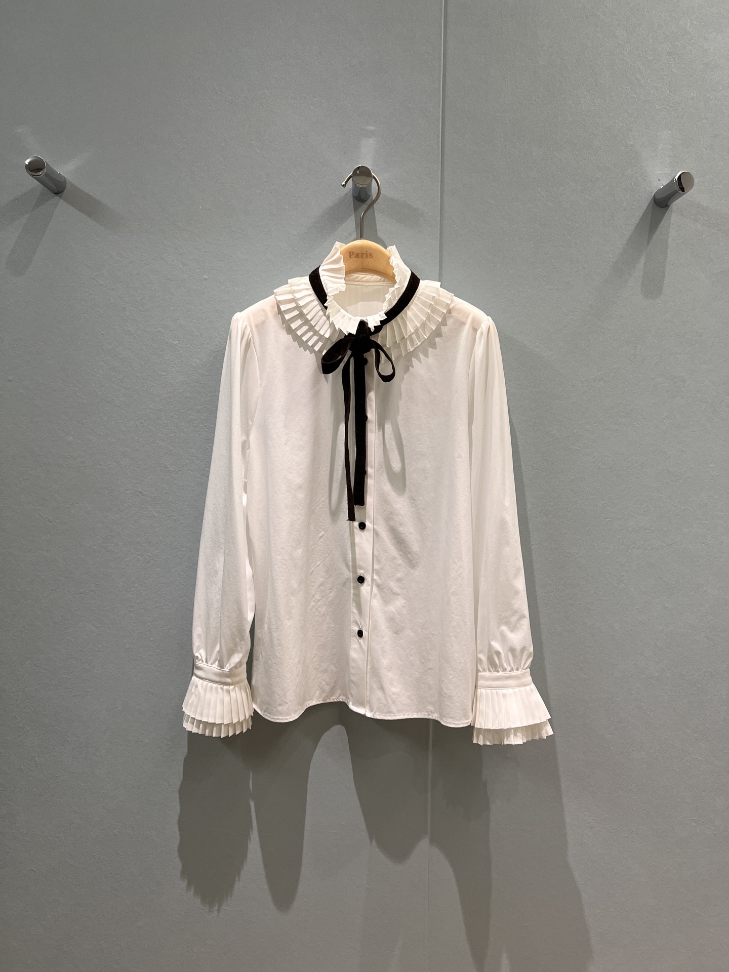 NO:468756,New pleated stand collar double-layer lace shirt, lace bow decorative pleated lotus leaf lace cuffs, velvet strap logo embossed, sweet and age-reducing, versatile temperament, SML, alexander wang19860909新款压褶皱立领双层花边衬衣 系带蝴蝶结装饰压褶荷叶花边袖口 丝绒带子logo压花 甜美减龄 气质百搭SML,,alexander wang,Women's clothing