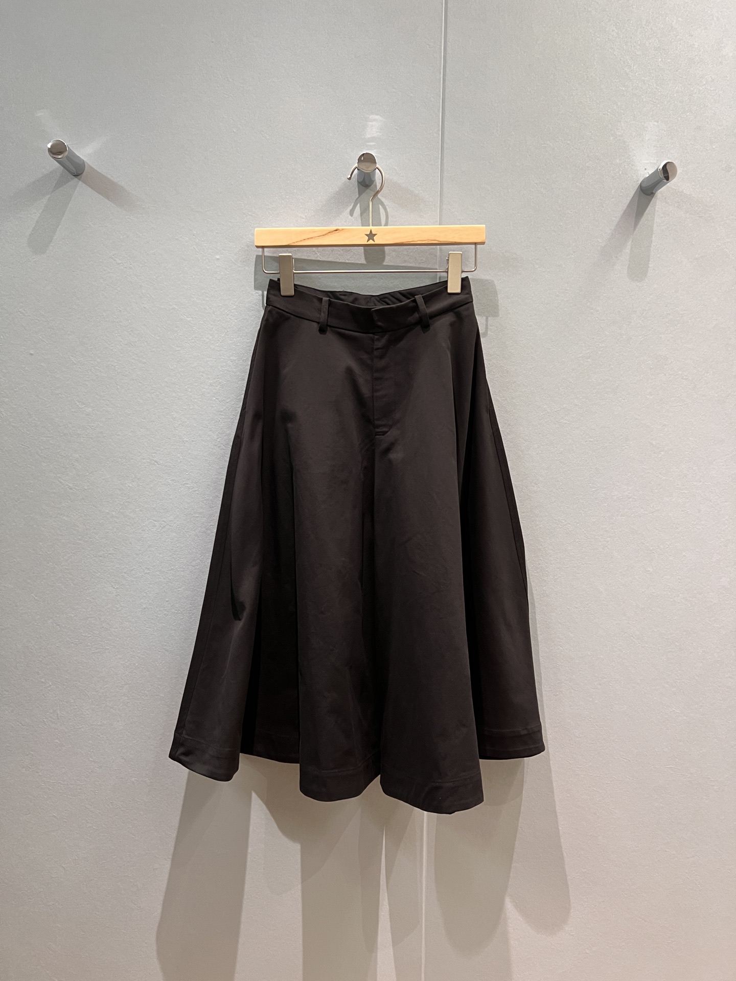 NO:470177,New BV ribbed stand collar loose vest jacket A-line wide-leg skirt pants, wide-edge ribbed waist-closing classic inverted triangle logo pocket decoration casual age-reducing khaki black SML, bottega veneta, skirts, jackets & coats, alexander wang19860909新款BV罗纹立领宽松马甲外套A字阔腿裙裤 下摆宽边罗纹收腰经典倒三角标志口袋装饰 休闲减龄 卡其黑色 SML,,bottega veneta,skirts,jackets & coats,alexander wang,Women's clothing