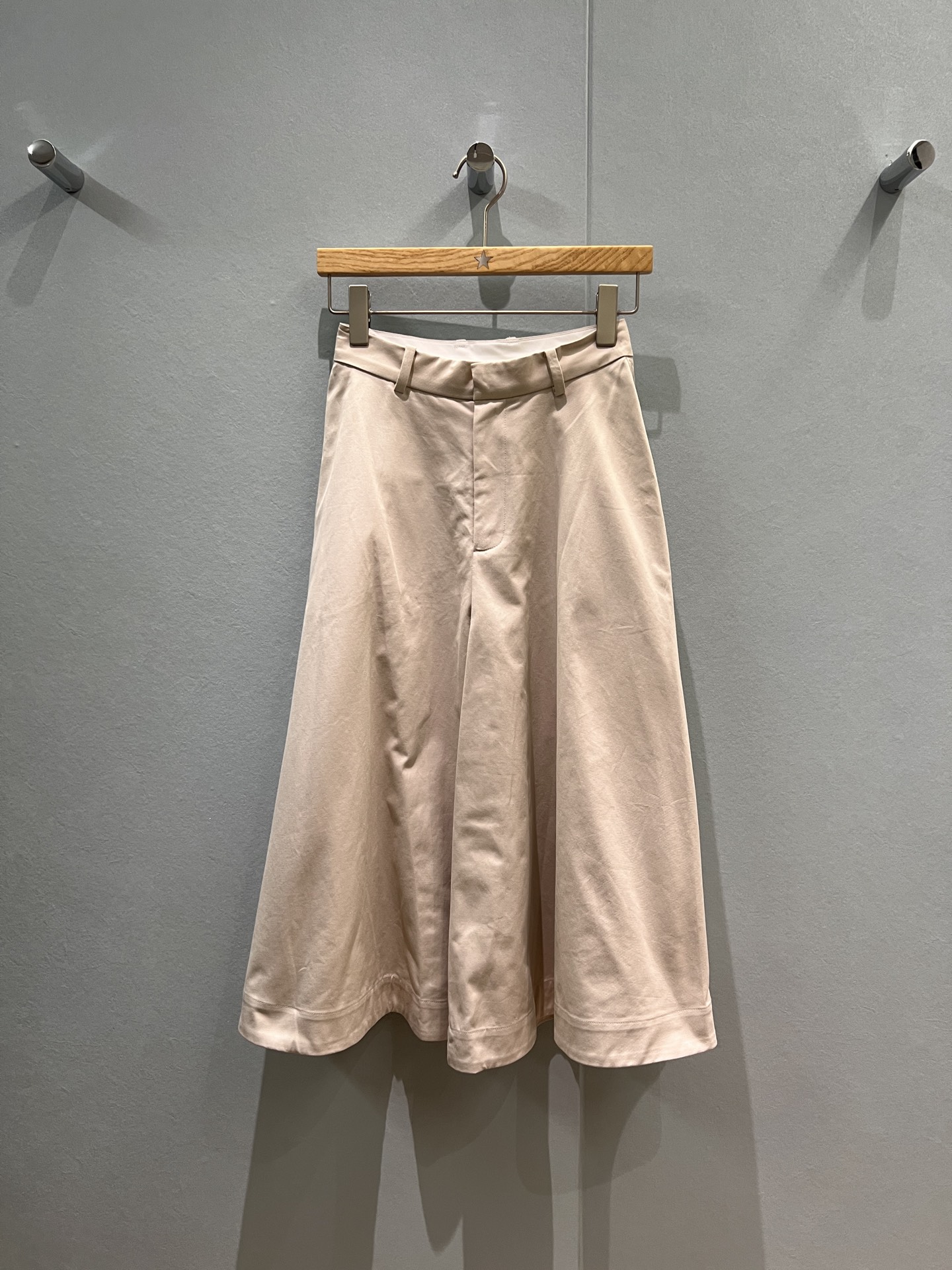 NO:470183,New BV ribbed stand collar loose vest jacket A-line wide-leg skirt pants, wide-edge ribbed waist-closing classic inverted triangle logo pocket decoration casual age-reducing khaki black SML, bottega veneta, skirts, jackets & coats, alexander wang19860909新款BV罗纹立领宽松马甲外套A字阔腿裙裤 下摆宽边罗纹收腰经典倒三角标志口袋装饰 休闲减龄 卡其黑色 SML,,bottega veneta,skirts,jackets & coats,alexander wang,Women's clothing