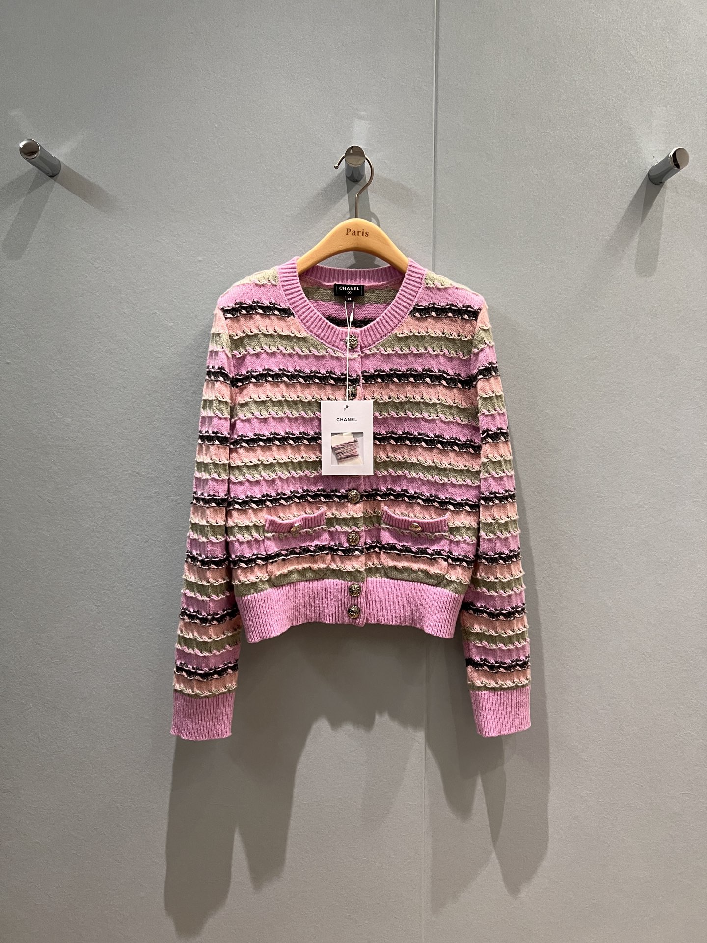 NO:474686,New Heavy Industry Three-dimensional Cable Color-blocked Striped Knit Cardigan Jacket Round Neck Long Sleeve Button Opening and Reducing Age SML, Jackets & Coats,alexander Wang19860909新款重工立体绞花拼色条纹针织开衫外套圆领长袖 扣子开模减龄必备 SML,,jackets & coats,alexander wang,Women's clothing