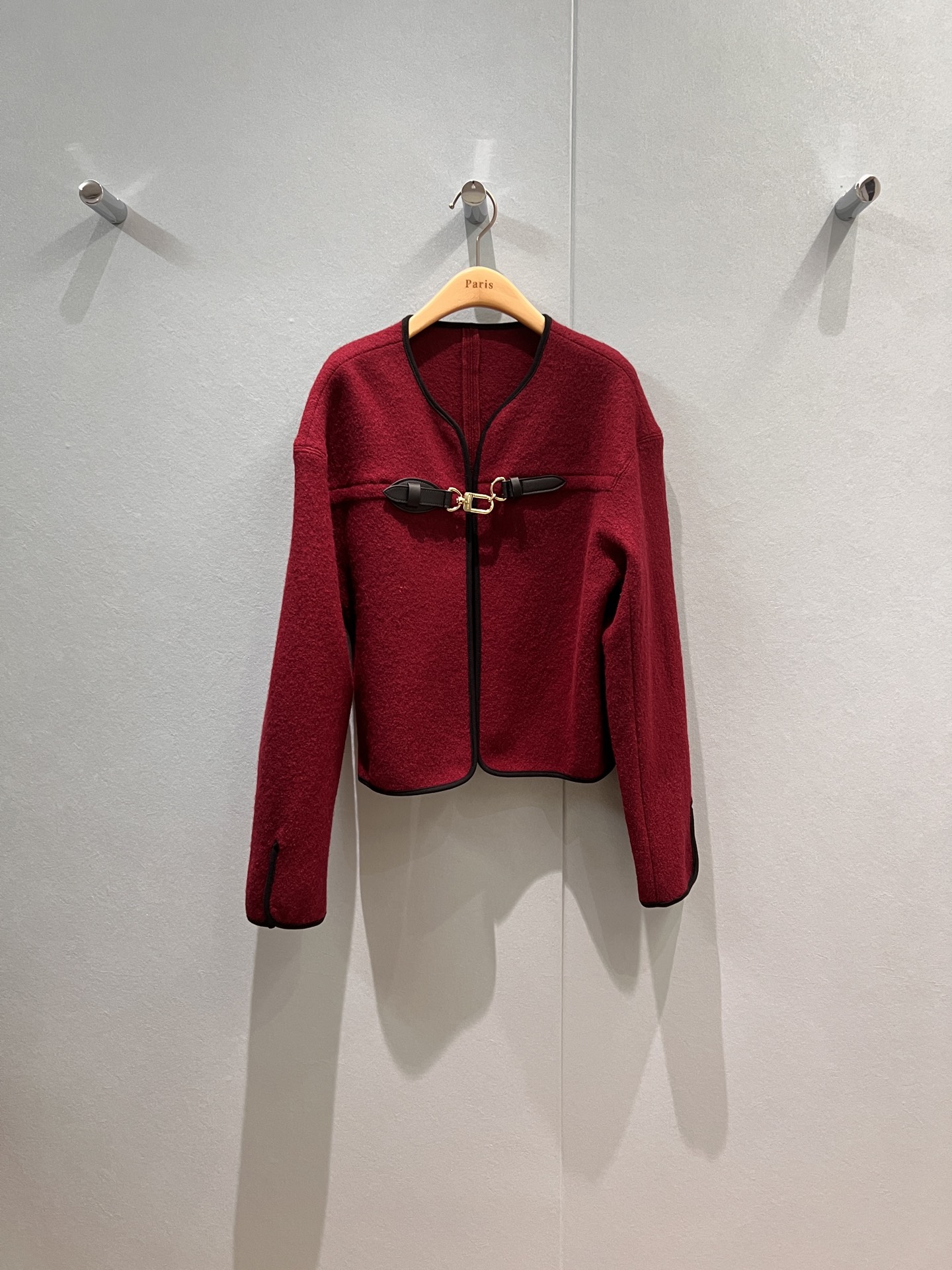 NO:474719,The same style of the new style of Song Qian, round neck, black edge decorative leather buckle, short jacket, woolen jacket, molded belt, metal buckle, French minimalist and casual, elegant and age-reducing burgundy SML,, jackets & coats, jackets & coats, alexander wang19860909新款宋茜同款 圆领拼黑色边装饰皮扣短款夹克毛呢外套开模皮带金属扣 法式极简休闲百搭 气质减龄 酒红咖色 SML,,jackets & coats,jackets & coats,alexander wang,Women's clothing