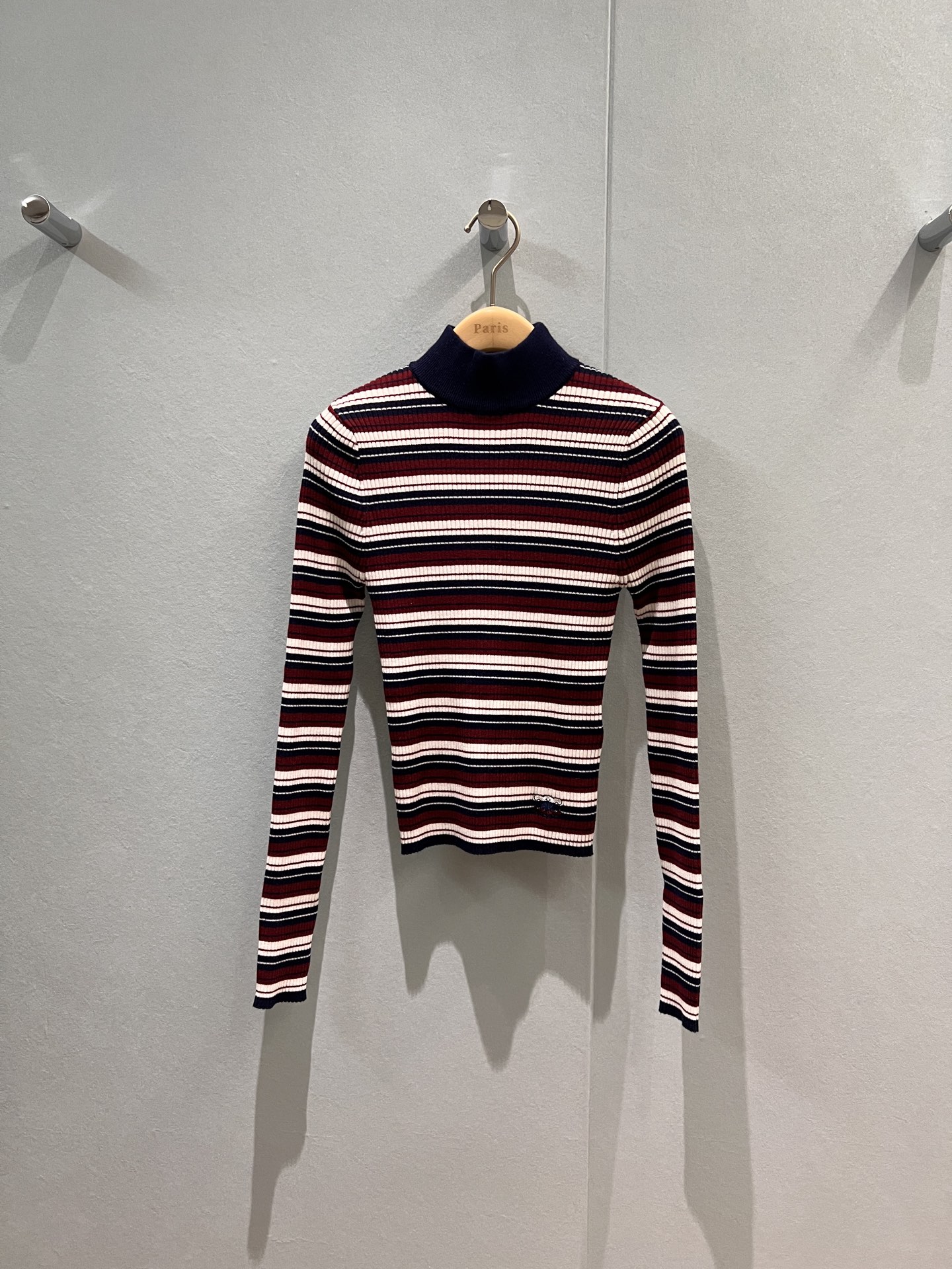 NO:474702,New high-neck color-blocked striped knitted long-sleeved top slim and slim. Hem embroidered Arc de Triomphe logo is fashionable and versatile. SML, alexander wang19860909新款高领拼色条纹针织长袖上衣修身显瘦 下摆刺绣凯旋门logo装饰时尚百搭 SML,,alexander wang,Women's clothing