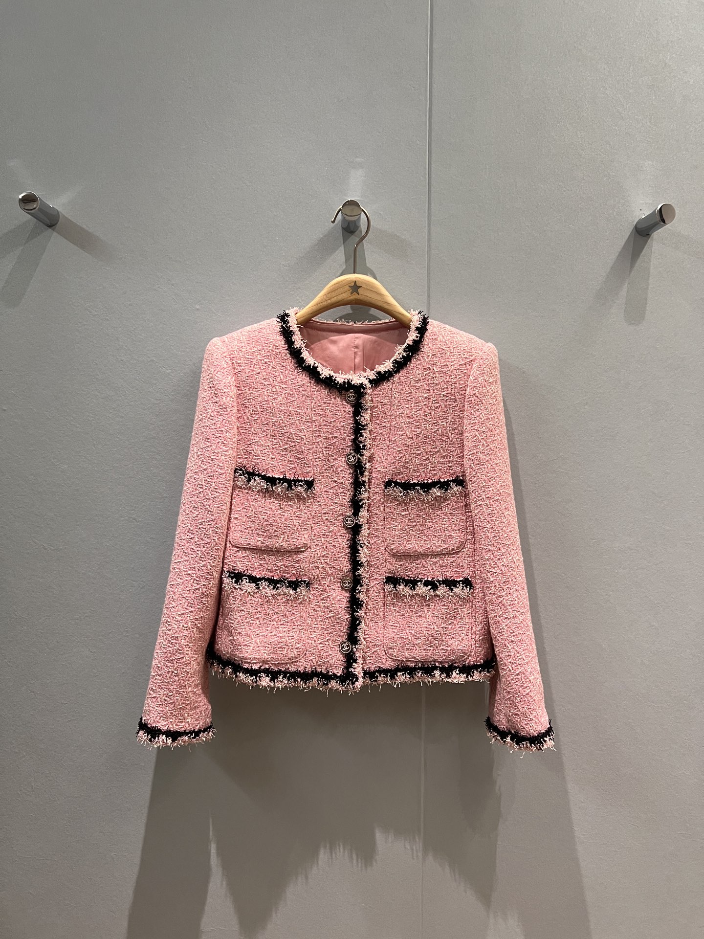 NO:477940,New woven tassel edge decoration Pink tweed jacket open mold double C buckle Simple and slim fit Temperament versatile wool blend SML, Jackets & coats,alexander wang19860909新款编织流苏边装饰 粉色粗花呢外套开模双C扣 简洁修身 气质百搭 羊毛混纺 SML,,jackets & coats,alexander wang,Women's clothing