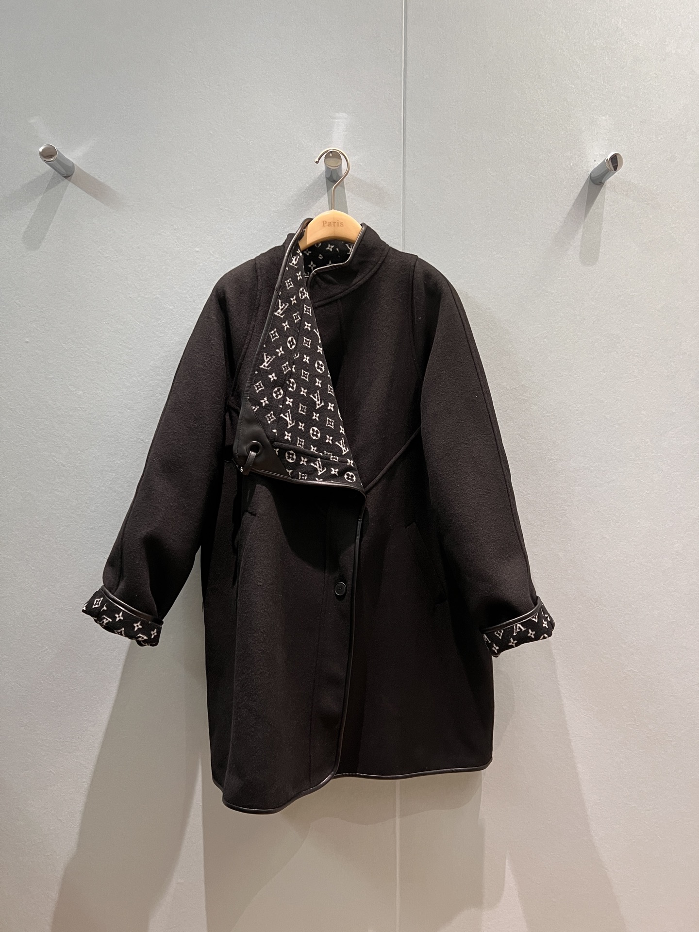 NO:479532,With dust bag, new style of autumn and winter, classic presbyterian logo stand collar irregular long wool coat coat leather edges, mold opening belt buckle decoration, loose and casual, lazy and fashionable hardware accessories mold opening, can be worn with the same skirt SML, skirts, jackets & coats, alexander wang19860909配防尘袋秋冬新款内里经典老花logo立领不规则长款毛呢大衣外套皮质边边 开模皮带扣装饰 宽松休闲 慵懒时髦五金配件开模 可搭同款半裙 SML,,skirts,jackets & coats,alexander wang,Women's clothing