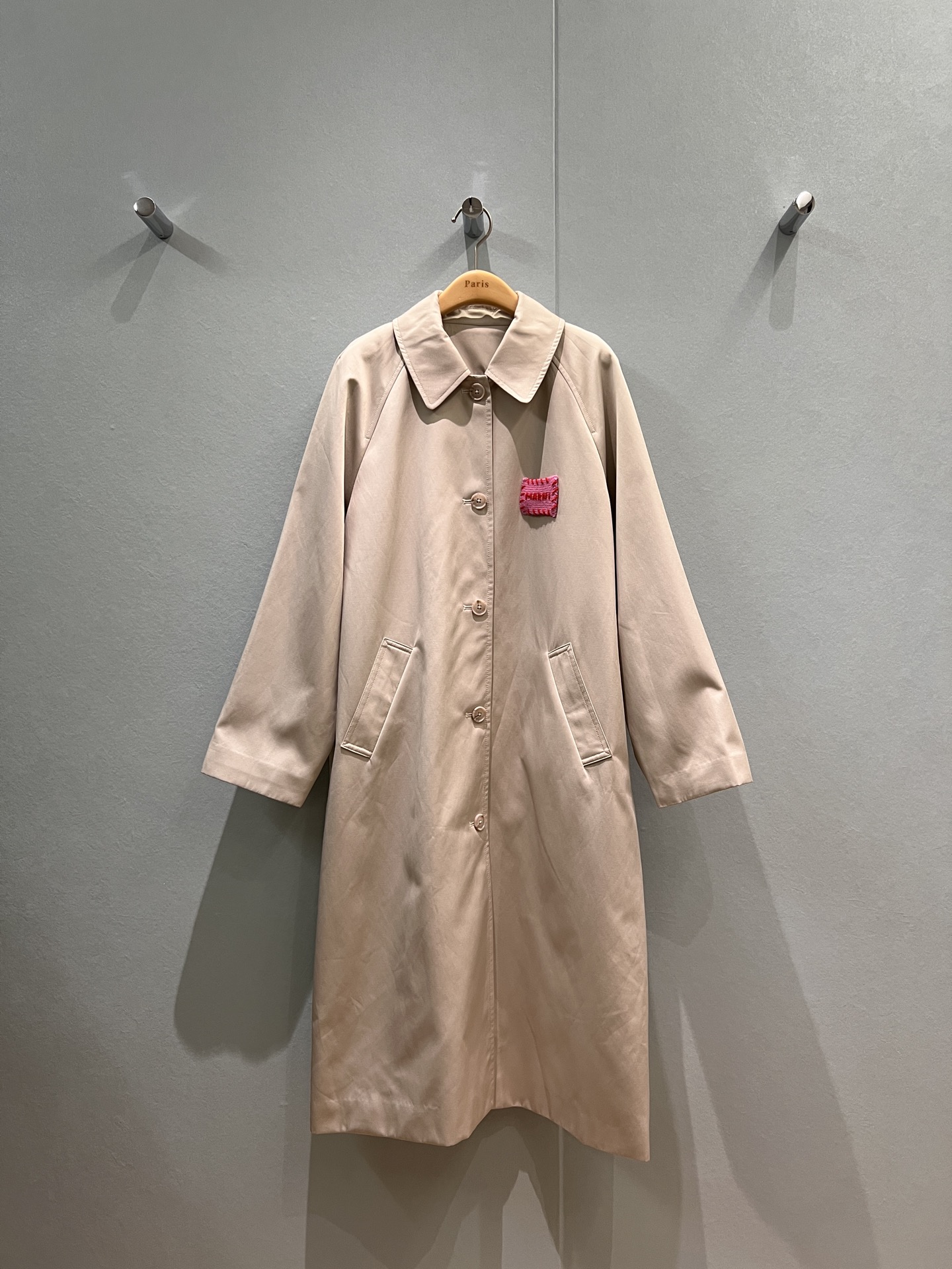 NO:480913,New hand-stitched contrasting pink label decoration Single-breasted long windbreaker jacket plaid lining lazy loose outer styling style Fashion and casual SML, Jackets & coats,alexander wang19860909新款手缝线撞色小粉标装饰 单排扣长款风衣外套 格纹内衬 慵懒宽松外搭凹造型 时尚休闲 SML,,jackets & coats,alexander wang,Women's clothing