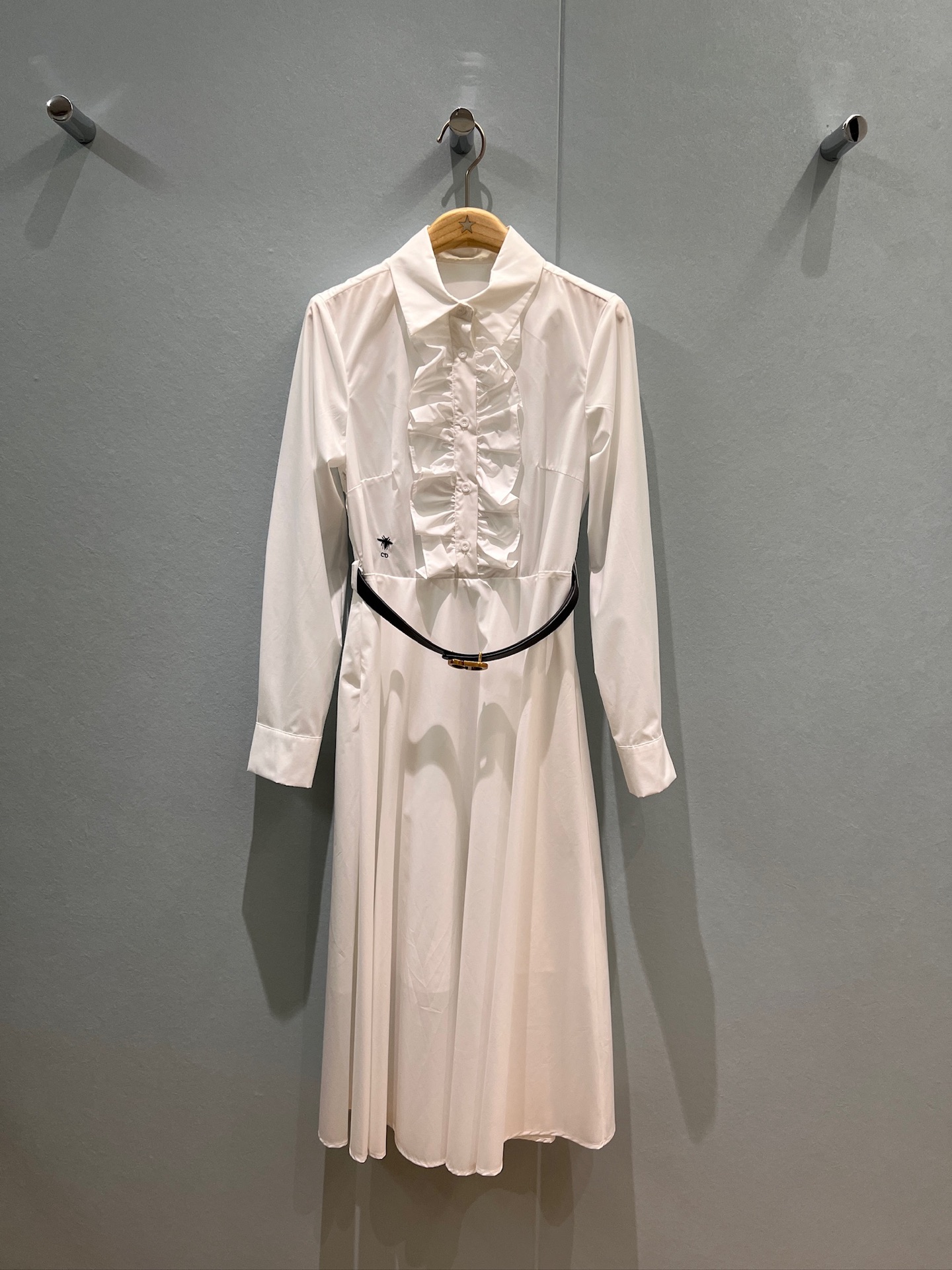 NO:484026,New lapel long-sleeved dress with three-dimensional black fungus lace decoration on the chest Distribution CD belt Embroidered CD bee temperament and age-reducing elegance three-color SML, skirts, alexander wang19860909新款翻领长袖连衣裙 胸前立体木耳花边装饰 配送CD腰带 刺绣CD小蜜蜂气质减龄 优雅必备三色 SML,,skirts,alexander wang,Women's clothing