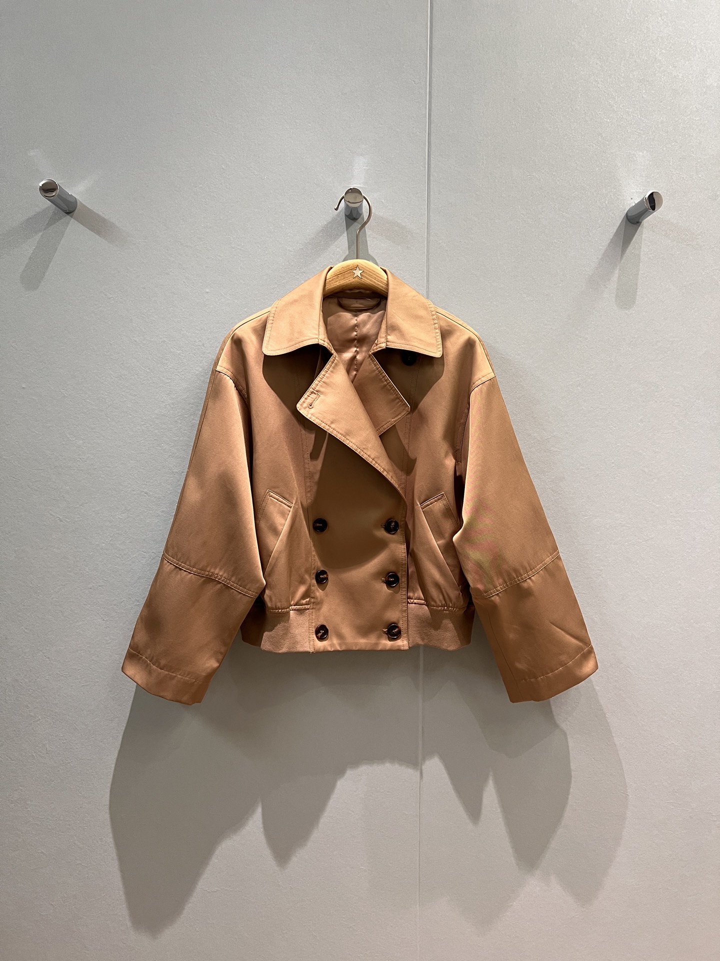 NO:485939,New BC double-breasted loose casual jacket, classic bead chain decorative jaw strap design hem splicing rib waist-hugging, fashionable and versatile SML, jackets & coats, alexander wang19860909新款来袭BC双排扣宽松休闲外套 经典珠链装饰颌带设计下摆拼接罗纹收腰 时尚百搭SML,,jackets & coats,alexander wang,Women's clothing