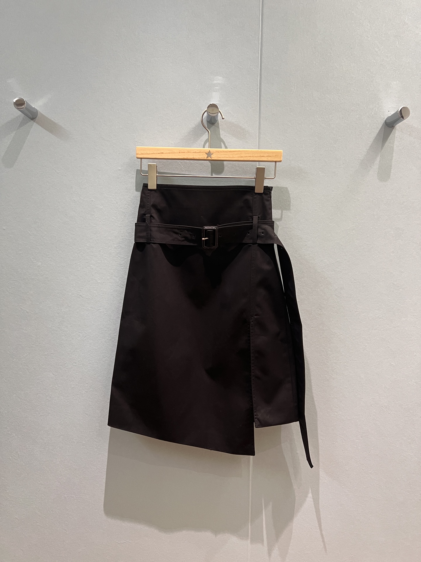 NO:485958,New models recommend AC belt asymmetrical design slit skirt, irregular hem, classic old logo leather logo, high waist hip, slim temperament, can be matched with short jackets in the same series, fashionable commuting, black khaki SML,, skirts, jackets & coats, alexander wang19860909新款推荐AC系腰带不对称设计开叉半裙 下摆不规则经典做旧logo皮标 高腰包臀 修身气质 可搭配同系列短外套 时尚通勤 黑色卡其 SML,,skirts,jackets & coats,alexander wang,Women's clothing