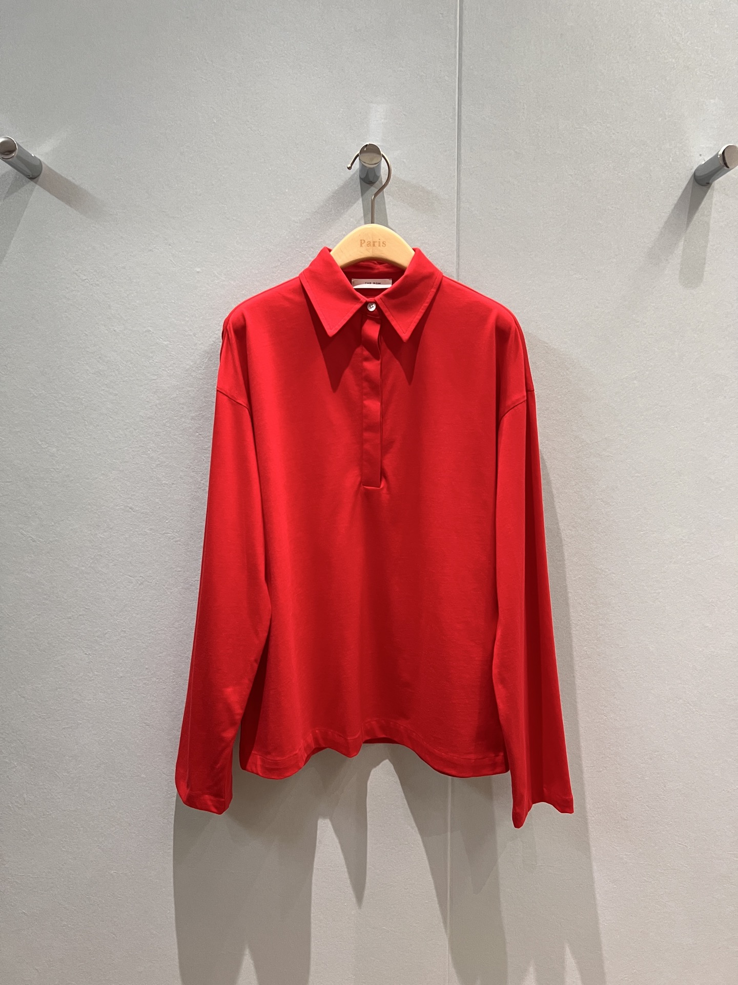 NO:487189,The Row, the same style as Nana, the red simple polo lapel, long-sleeved loose T-shirt, minimalist and casual, age-reducing versatile SML,,tees, t-shirt,alexander wang19860909新款The Row 娜娜同款 红色简约polo翻领长袖宽松T恤极简休闲 减龄百搭SML,,tees，t-shirt,alexander wang,Women's clothing