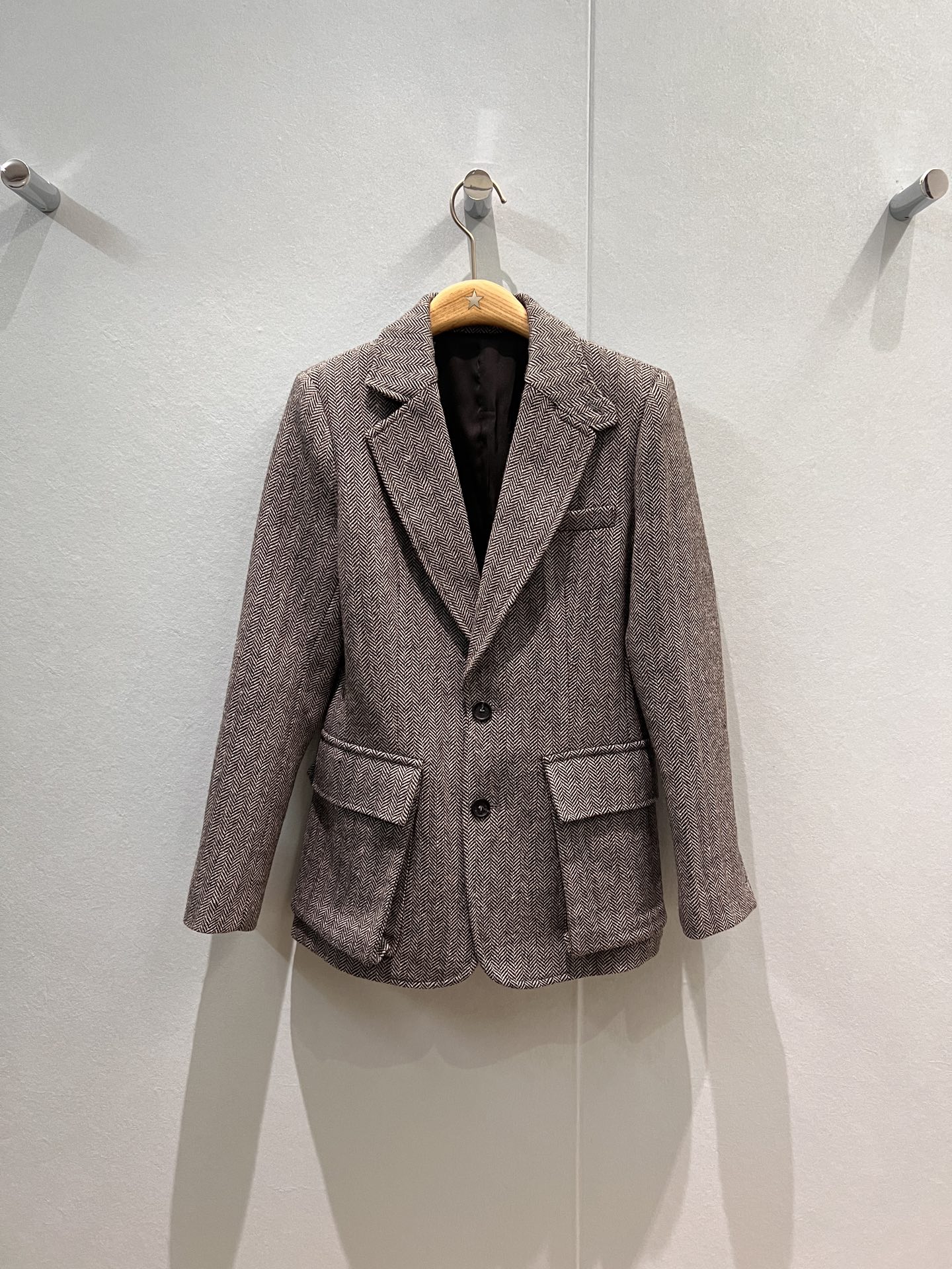 NO:487279,New style of RL men's pattern contrast patch design wool suit jacket, sleeve splicing suede patch design, large pockets on both sides, casual and fashionable, commuting versatile gray brown SML,, jackets & coats, business suit, chamois leather, alexander wang19860909新款来袭RL人纹撞色补丁设计羊毛西装外套 袖子拼接麂皮补丁设计 两侧大口袋 休闲时尚 通勤百搭灰色咖色 SML,,jackets & coats,business suit,chamois leather,alexander wang,Women's clothing
