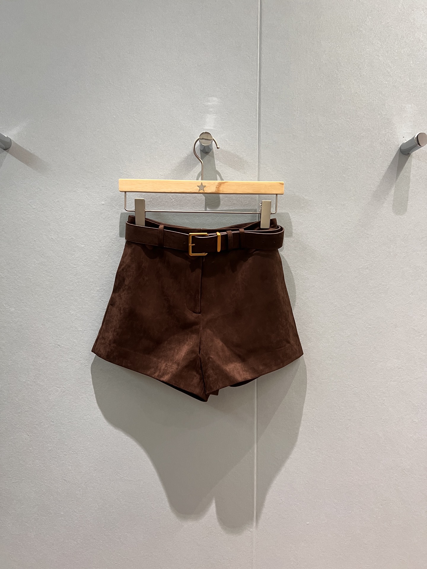 NO:488599,New high-waist suede shorts, delivery belt, decorative temperament, slim, age-reducing versatile, fashionable items dark brown light brown S-XL,, shorts, chamois leather, alexander wang19860909新款高腰麂皮绒短裤 配送腰带装饰气质修身 减龄百搭 时髦单品深棕色浅棕色 S-XL,,shorts,chamois leather,alexander wang,Women's clothing