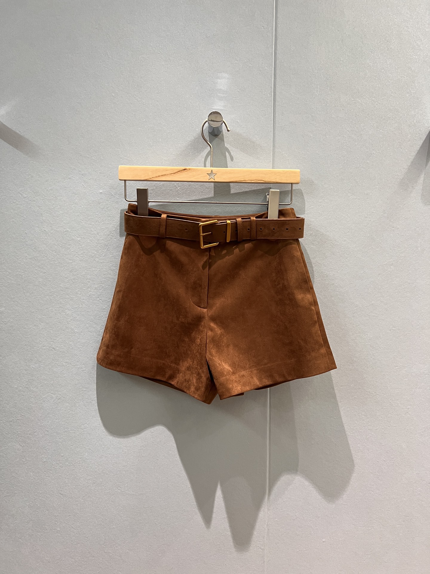 NO:488614,New high-waist suede shorts, delivery belt, decorative temperament, slim, age-reducing versatile, fashionable items dark brown light brown S-XL,, shorts, chamois leather, alexander wang19860909新款高腰麂皮绒短裤 配送腰带装饰气质修身 减龄百搭 时髦单品深棕色浅棕色 S-XL,,shorts,chamois leather,alexander wang,Women's clothing