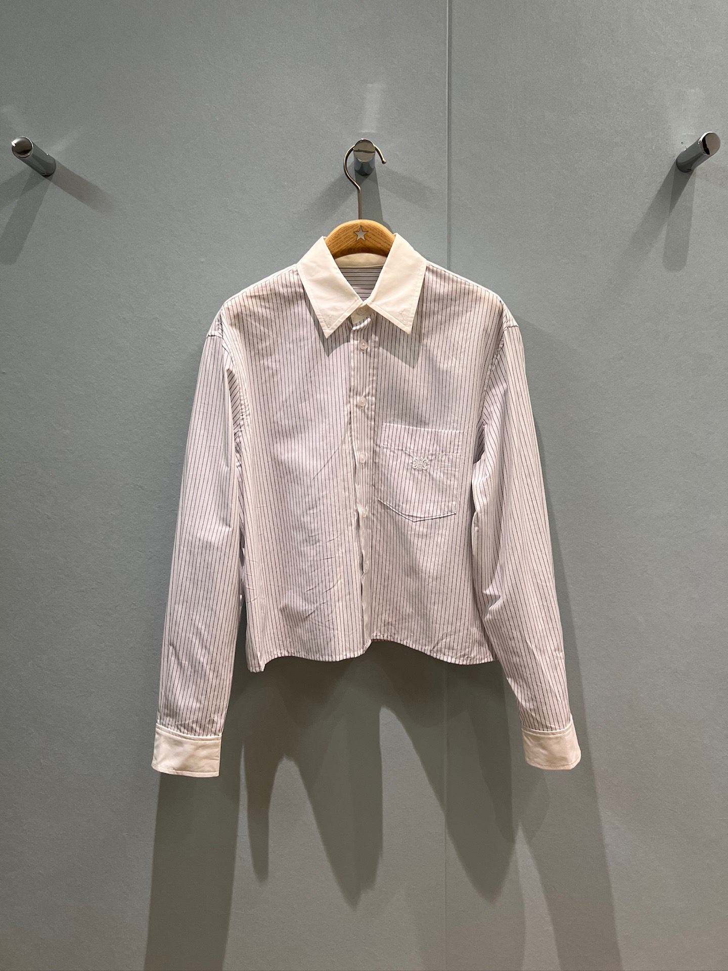 NO:488678,New Arc de Triomphe embroidered pocket decoration color-blocked white-collar striped short shirt loose and casual age-reducing versatile SML, alexander wang19860909新款凯旋门刺绣口袋装饰 拼色白领条纹短款衬衣 宽松休闲 减龄百搭SML,,alexander wang,Women's clothing