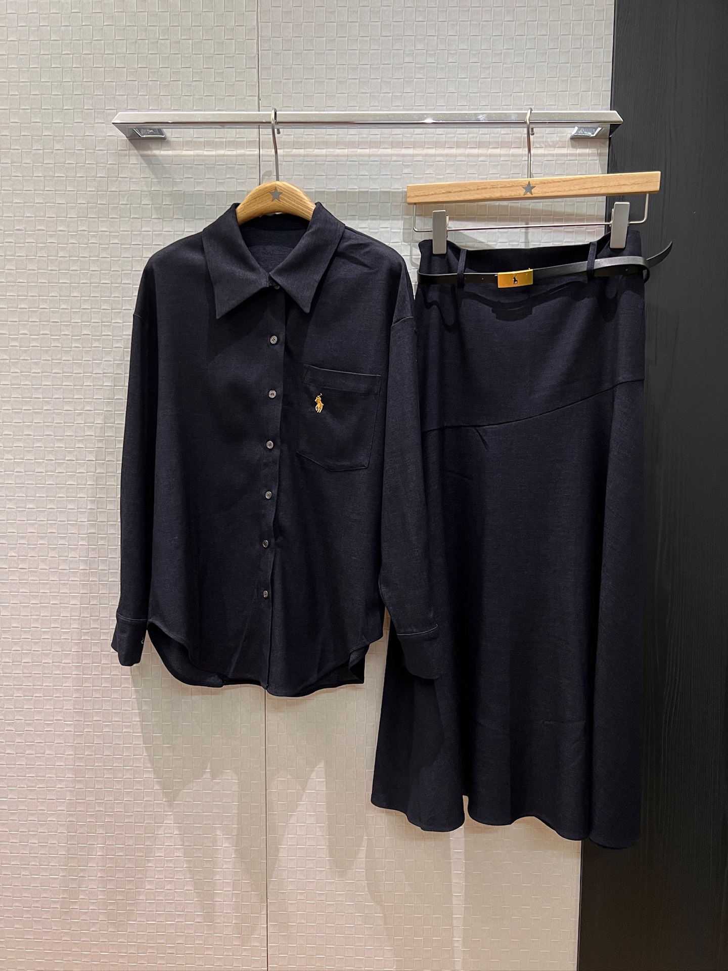 NO:490018,Lining skirt new style old money style pony embroidered loose shirt belt decorative spliced ​​skirt lazy casual vacation versatile must-have for age reduction Black dark blue S-XL, skirts, alexander wang19860909衬 半裙新款老钱风 小马刺绣宽松衬衣腰带装饰拼接半裙慵懒休闲 度假百搭 减龄必备 黑色深蓝 S-XL,,skirts,alexander wang,Women's clothing