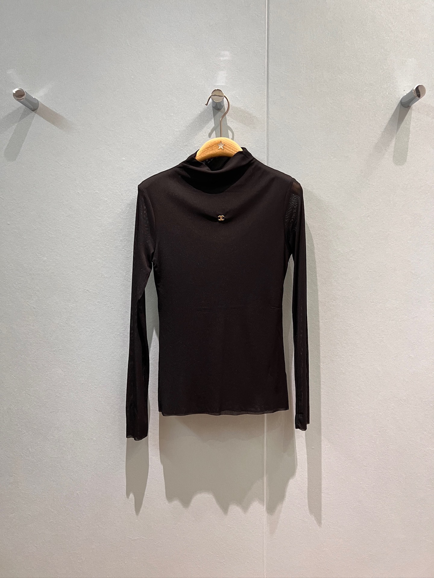 NO:490071,New small turtleneck double C spliced ​​mesh base top, slightly transparent and delicate, fashionable and versatile, exquisite temperament, slimming and age-reducing Black and white SML, alexander wang19860909新款小高领双C拼接网纱打底上衣 微透小心机时尚百搭 精致气质显瘦减龄 黑色白色 SML,,alexander wang,Women's clothing