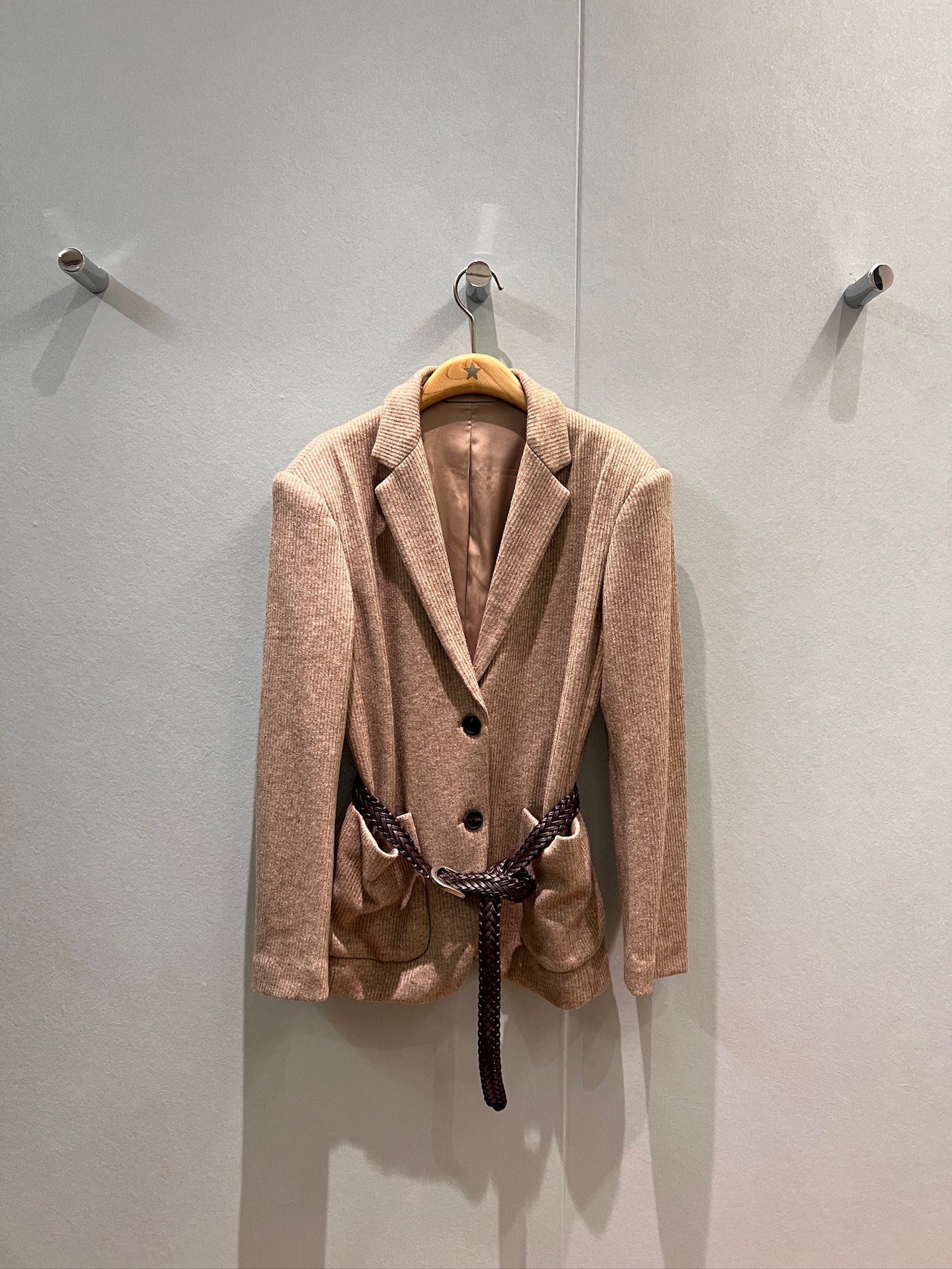 NO:490060,New BC knitted fabric blazer classic bead chain decorative braided belt waist slimming, both sides of pockets commuting versatile SML,, jackets & coats, business suit, alexander wang19860909新款BC针织面料西装外套 经典珠链装饰编织腰带收腰显瘦 两侧口袋通勤百搭 SML,,jackets & coats,business suit,alexander wang,Women's clothing