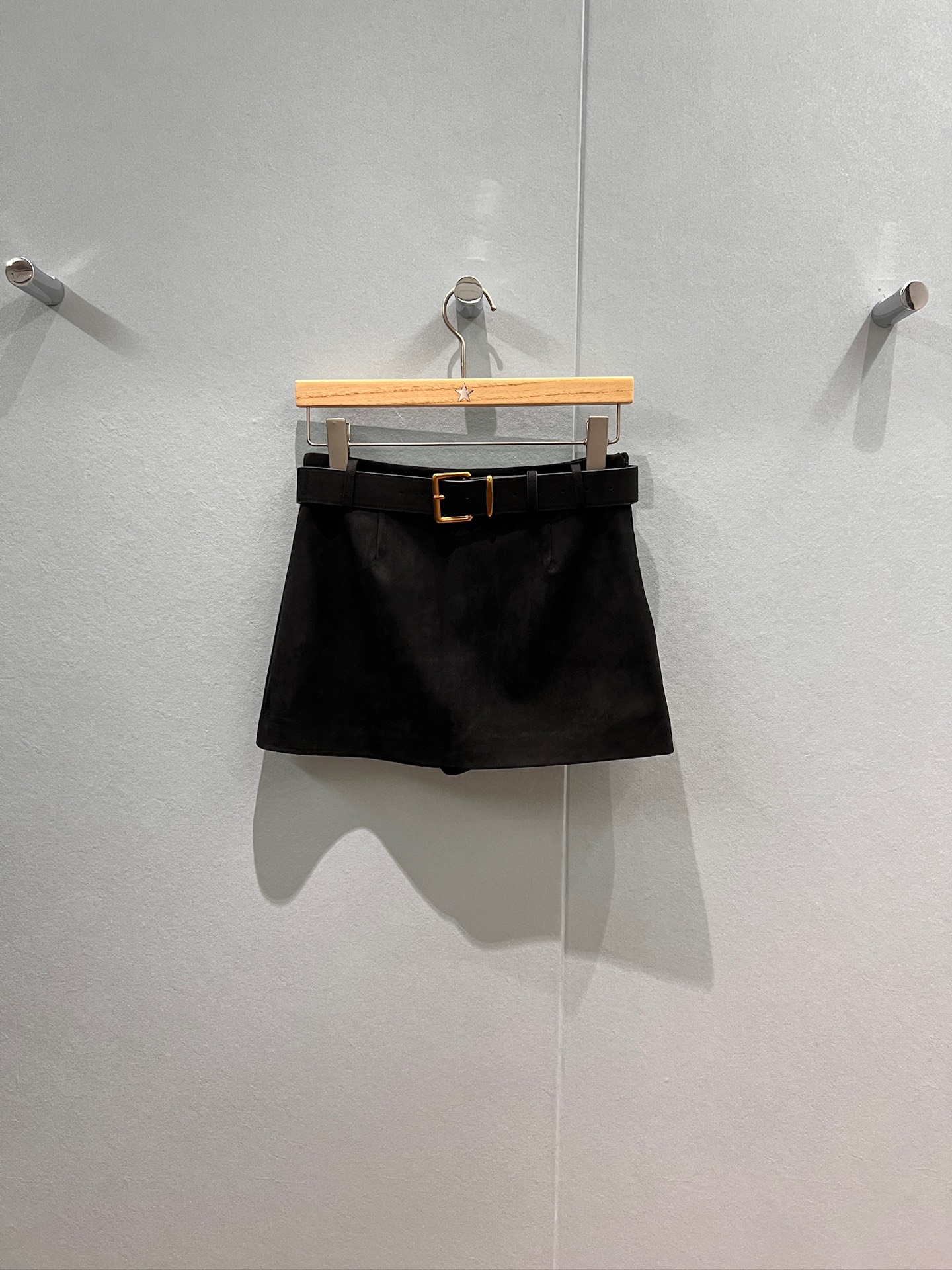 NO:491987,New belt decorated suede A-line skirt, shorts lined with temperament, slim fit, age-reducing versatile, fashionable items black brown and red S-XL, skirts, shorts, chamois leather, alexander wang19860909新款腰带装饰麂皮绒A字半裙 短裤内衬气质修身 减龄百搭 时髦单品黑色棕色红色 S-XL,,skirts,shorts,chamois leather,alexander wang,Women's clothing
