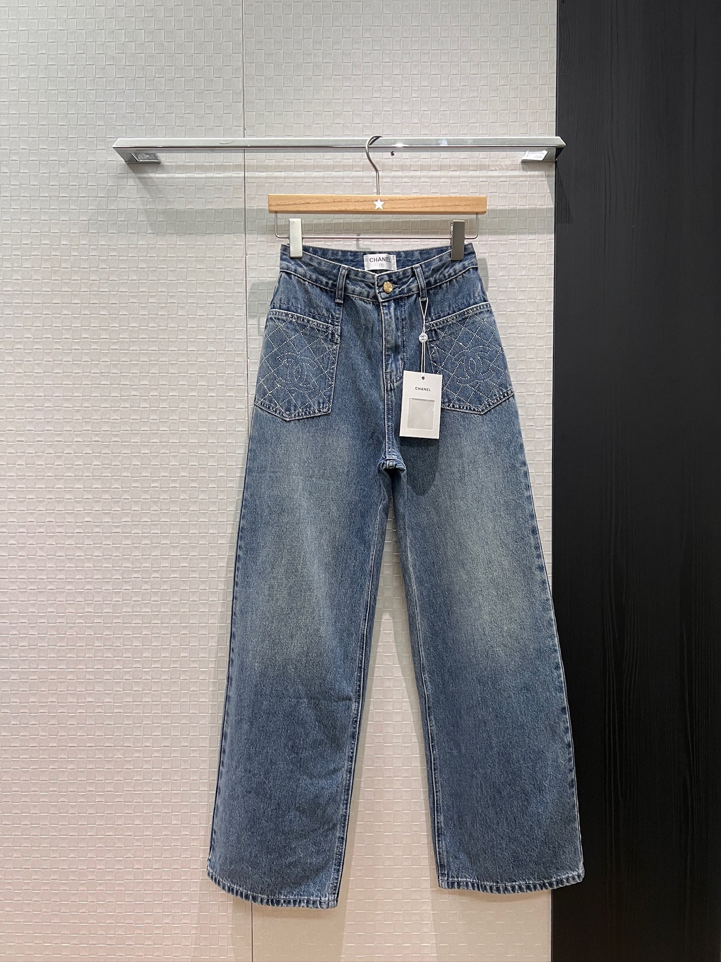 NO:496868,New double C hot diamond diamond pocket decorative jeans straight wide-leg pants wash water blue casual slimming, age-reducing versatile SML, jeans, alexander wang19860909新款双C烫钻菱格口袋装饰牛仔裤直筒阔腿裤 洗水蓝休闲显瘦 减龄百搭 SML,,jeans,alexander wang,Women's clothing