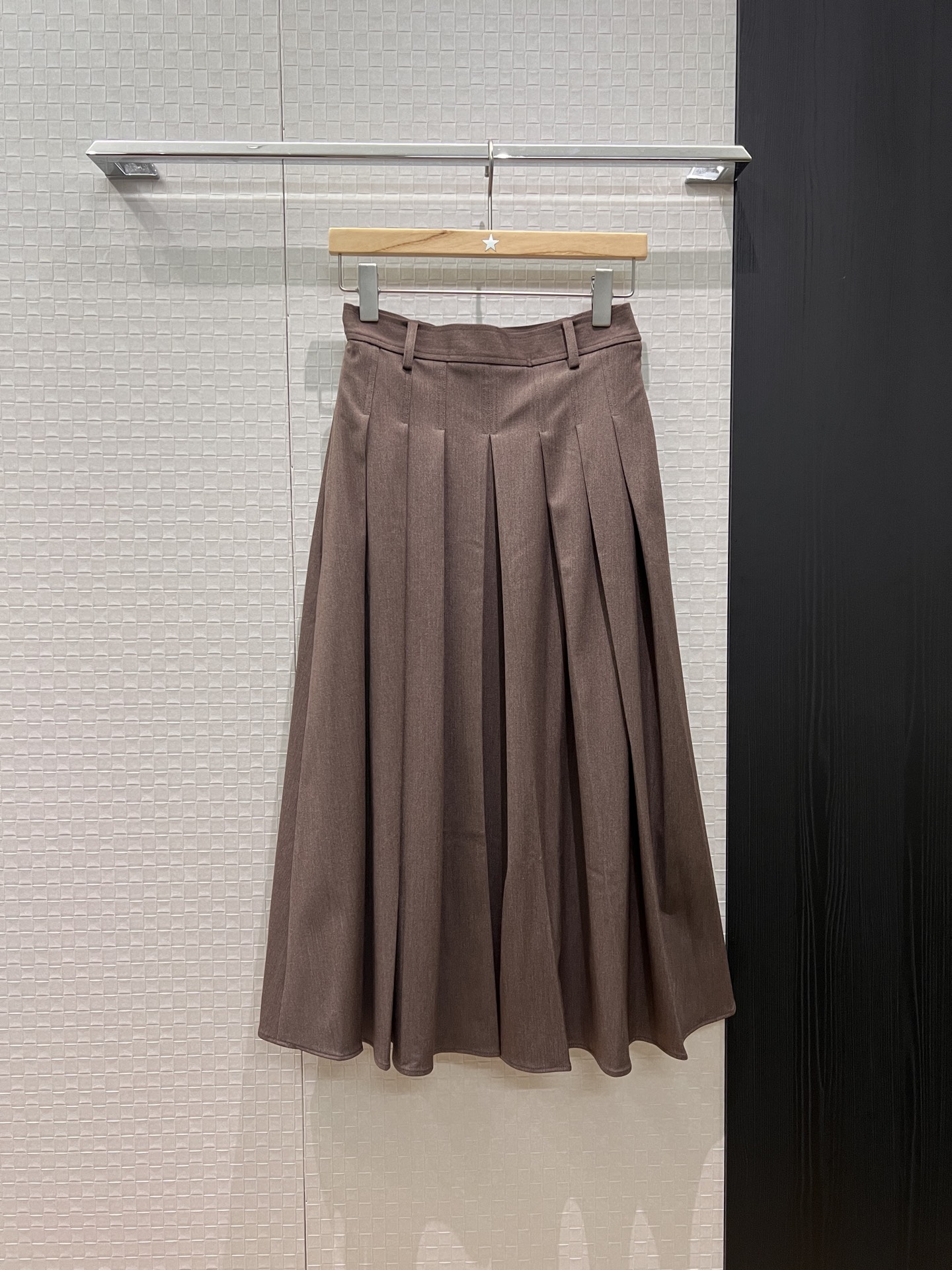 NO:496891,New Lp pleated pleated skirt, simple and fashionable pockets on both sides, versatile commuting and matching jackets S-XL, loro piano, skirts, jackets & coats, alexander wang19860909新款Lp压褶皱百褶半裙 两侧口袋简约时尚 通勤百搭可搭同款外套 S-XL,,loro piana,skirts,jackets & coats,alexander wang,Women's clothing