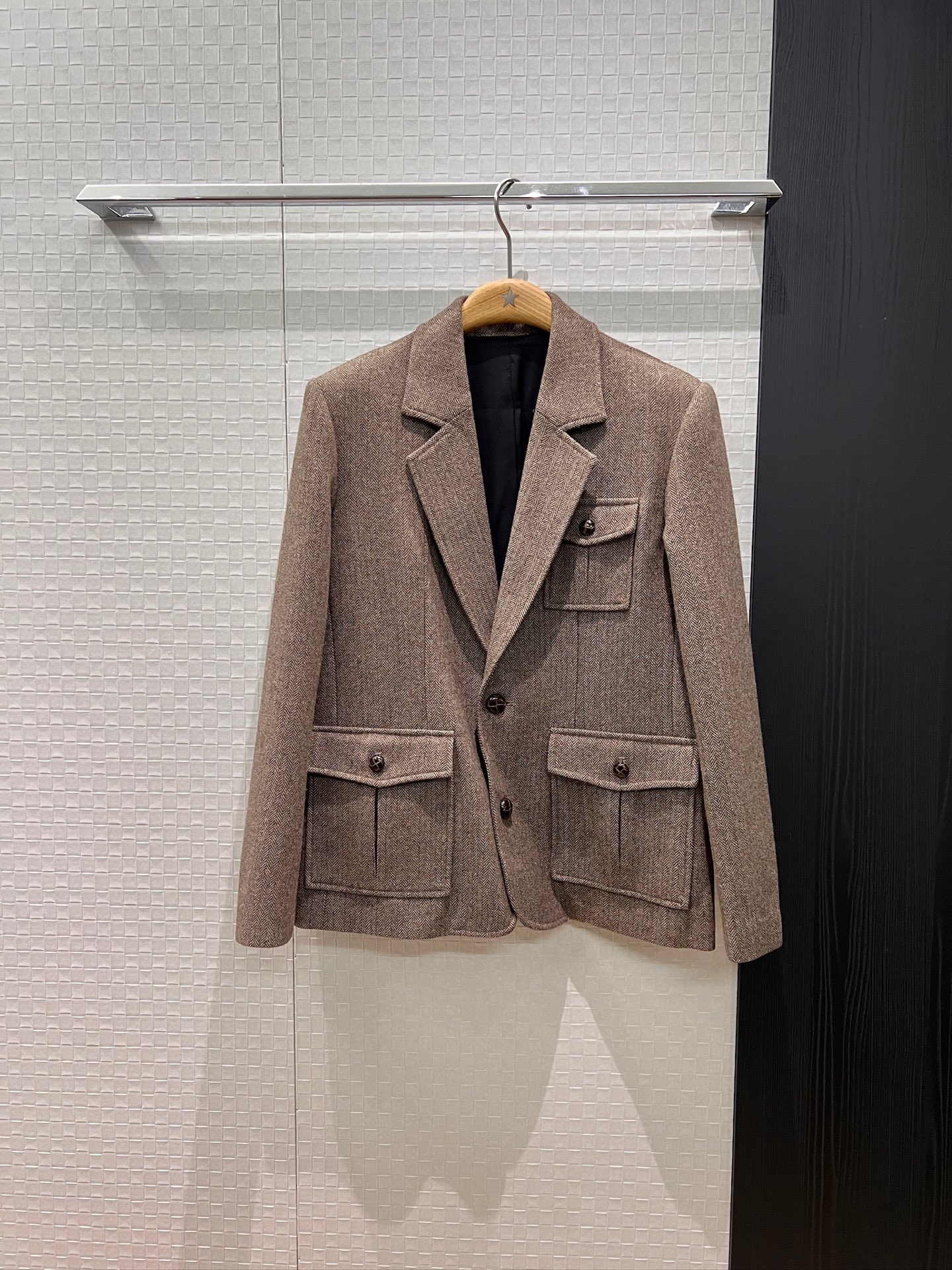 NO:498659,New old-fashioned men's pattern suit jacket, workwear pocket decoration, capable and neat, fashionable commuting, can be worn with the same skirt SML, skirts, jackets & coats, business suit, alexander wang19860909新款老钱风人纹西装外套 工装口袋装饰 干练利落 时尚通勤 可搭同款半裙SML 西,,skirts,jackets & coats,business suit,alexander wang,Women's clothing