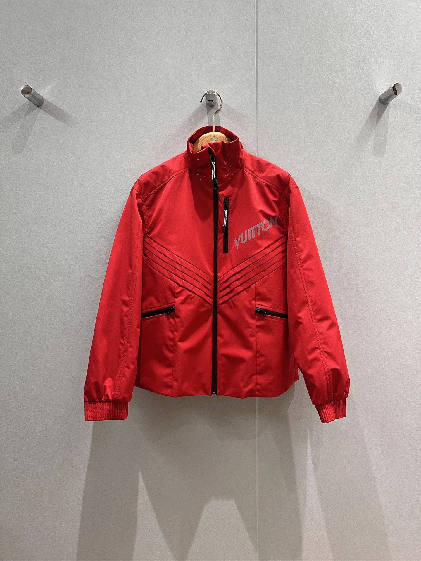 NO:499497,New stand collar loose hard shell jacket jacket with presbyopia pattern inside, hardware accessories mold opening outdoor windproof sports and leisure Red and gray SML, jackets & coats,alexander wang19860909新款立领宽松硬壳冲锋衣外套内里老花暗纹 五金配件开模户外防风 运动休闲 红色灰色 SML,,jackets & coats,alexander wang,Women's clothing