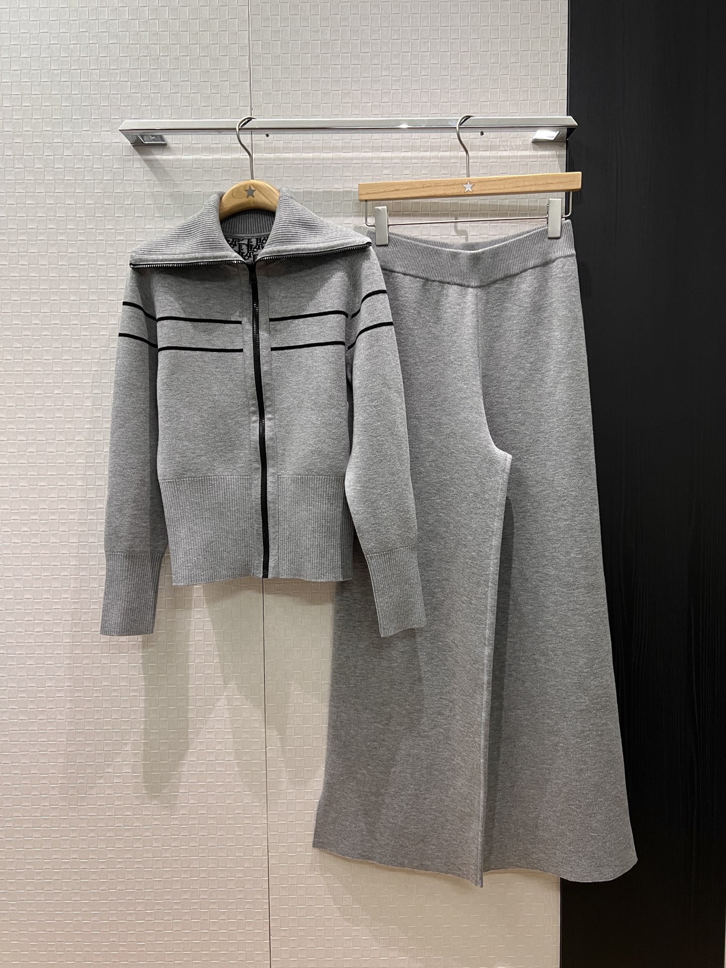NO:501065,Jacket New style of wool-blend on both sides Navy lapel knitted jacket elastic waist wide-leg pants One side of classic letters Pretty and simple gray Lazy and casual College style age-reducing casual SML, Jackets & coats,alexander wang19860909外套 裤子新款两面穿羊毛混纺 海军领翻领针织外套松紧腰阔腿裤 一面经典字母老花一面简约灰色 慵懒随意 学院风减龄 休闲百搭SML,,jackets & coats,alexander wang,Women's clothing