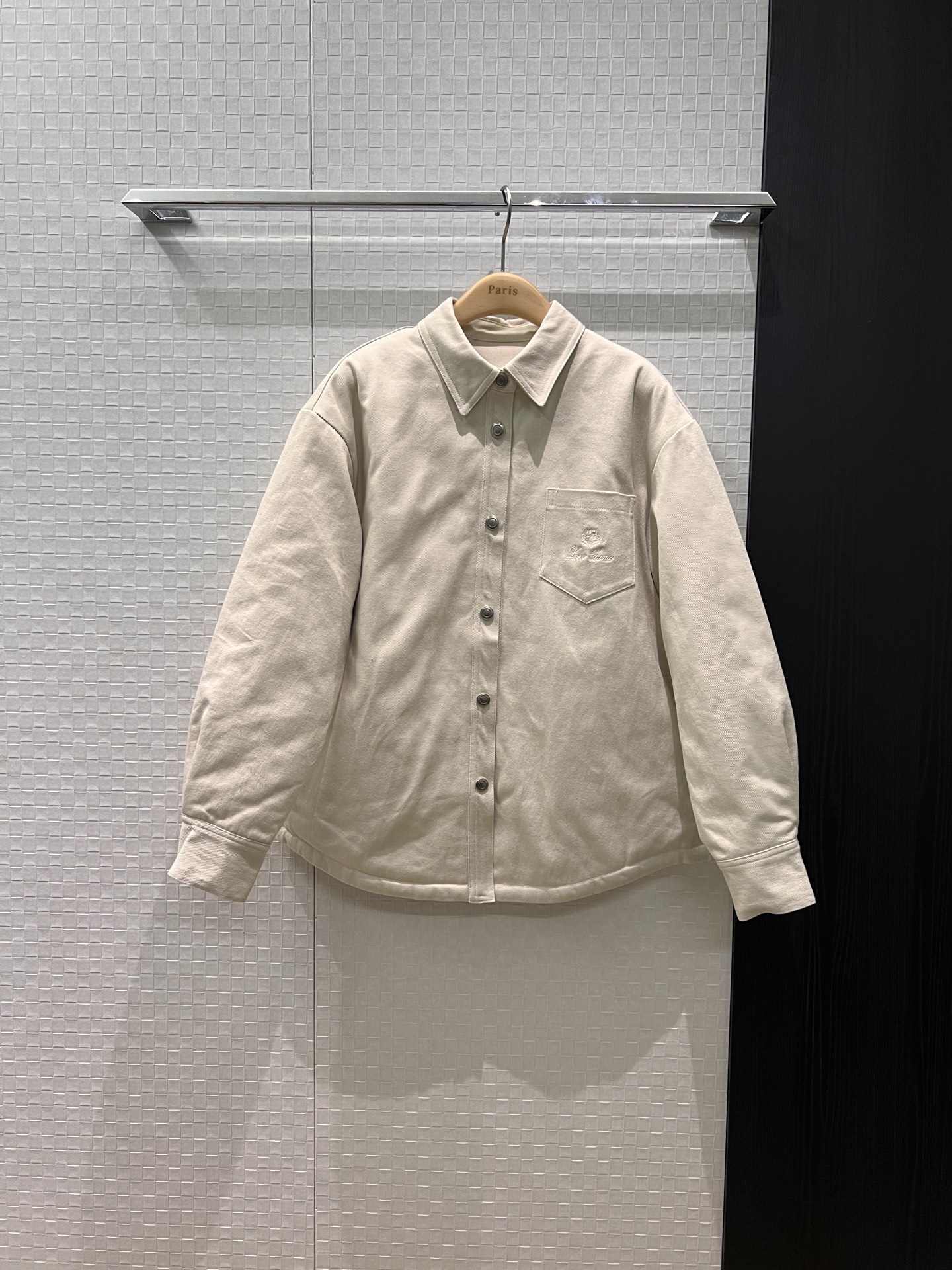 NO:501931,New Lp embroidered logo badge pocket decoration quilted shirt-style cotton jacket jacket chest pocket decoration casual loose handsome sweet cool age-reducing versatile brown apricot color SML, loro piano, jackets & coats, jackets & coats, alexander wang19860909新款Lp刺绣logo徽章口袋装饰 缝绗衬衣式棉服夹克外套 胸前口袋装饰休闲宽松 帅气甜酷 减龄百搭咖色杏色 SML,,loro piana,jackets & coats,jackets & coats,alexander wang,Women's clothing