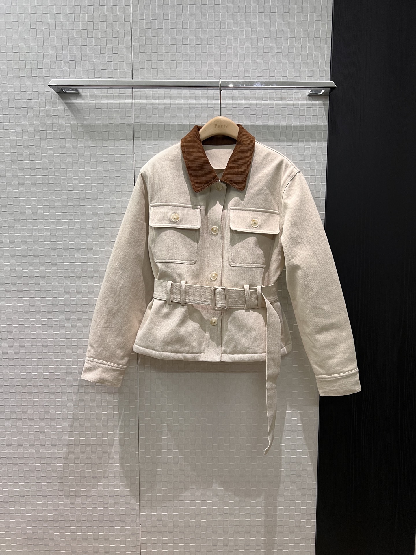 NO:501915,New Lp corduroy collar splicing work style, belt-closing waist, sewn cotton jacket jacket, pockets on both sides of the chest are casual and loose, handsome, sweet and cool, age-reducing versatile brown and apricot color SML, loro piano, jackets & coats, jackets & coats, alexander wang19860909新款Lp灯芯绒领拼接工装风 系腰带收腰 缝绗棉服夹克外套 胸前两侧口袋装饰休闲宽松 帅气甜酷 减龄百搭咖色杏色 SML,,loro piana,jackets & coats,jackets & coats,alexander wang,Women's clothing