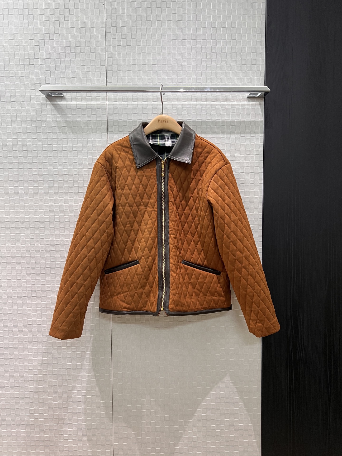 NO:502982,quilted quilted rhombus suede cotton coat with autumn and winter loose and fashionable green retro plaid lining hardware accessories full molding casual commuting age-reducing versatile SML,,jackets & coats,chamois leather,alexander wang19860909秋冬拼皮翻领绗缝菱格麂皮绒棉衣外套宽松时尚 绿色复古格纹内衬 五金配件全开模 休闲通勤 减龄百搭 SML,,jackets & coats,chamois leather,alexander wang,Women's clothing